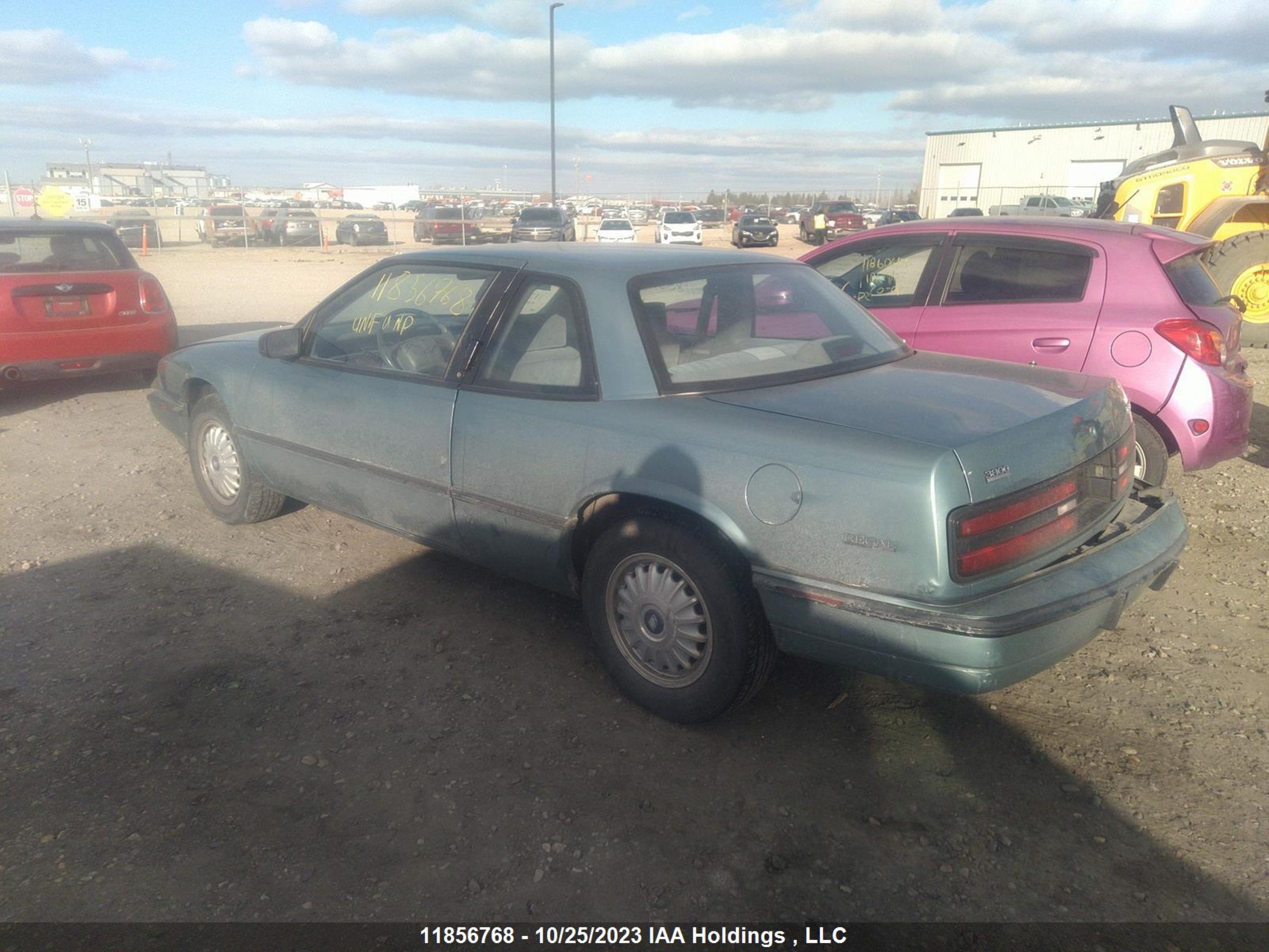 Photo 2 VIN: 2G4WB15L0R1424613 - BUICK REGAL 