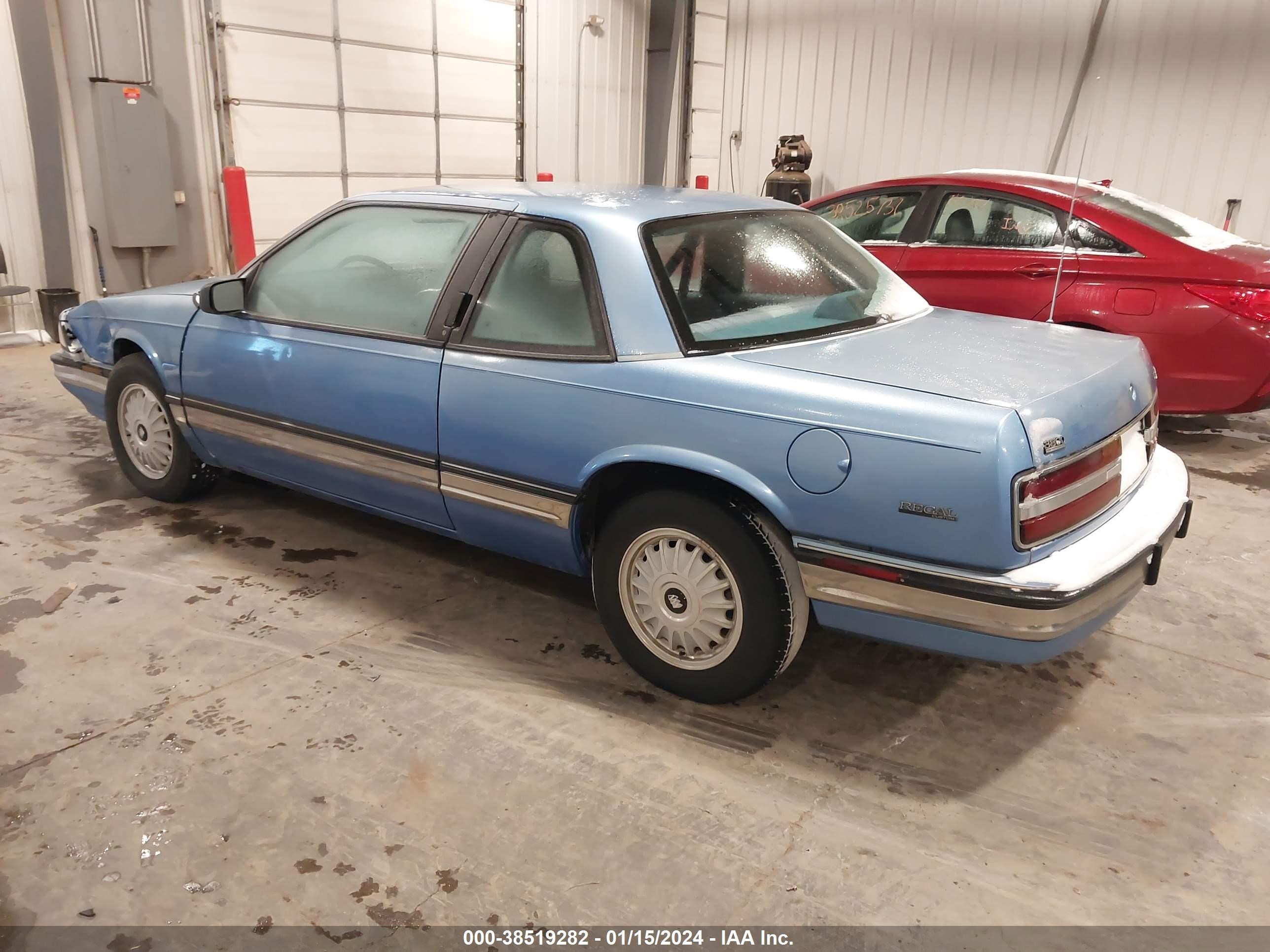 Photo 2 VIN: 2G4WB15L0R1449480 - BUICK REGAL 