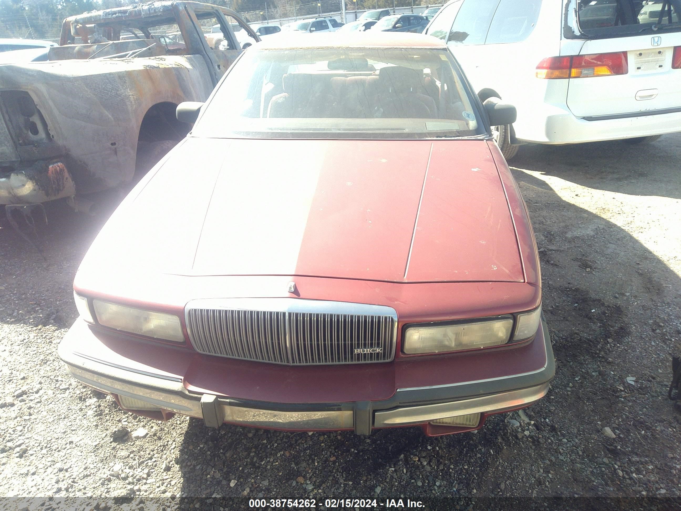 Photo 11 VIN: 2G4WB24L8N1402130 - BUICK REGAL 