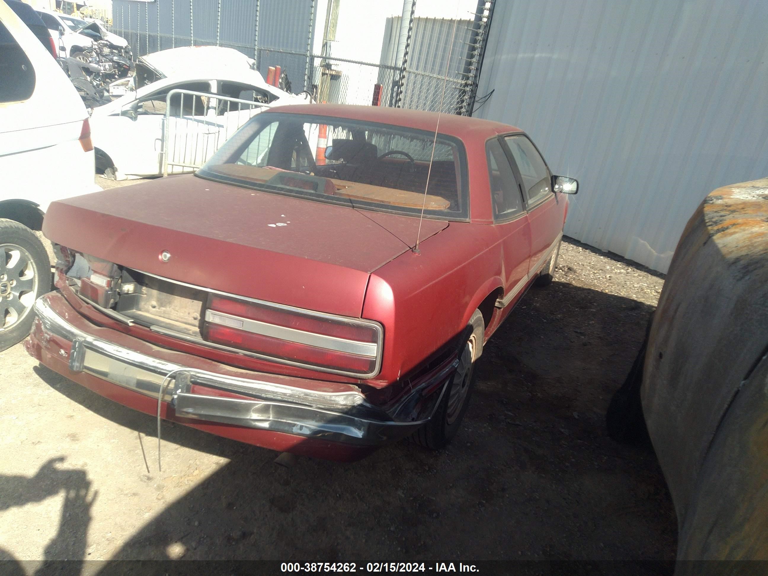 Photo 3 VIN: 2G4WB24L8N1402130 - BUICK REGAL 