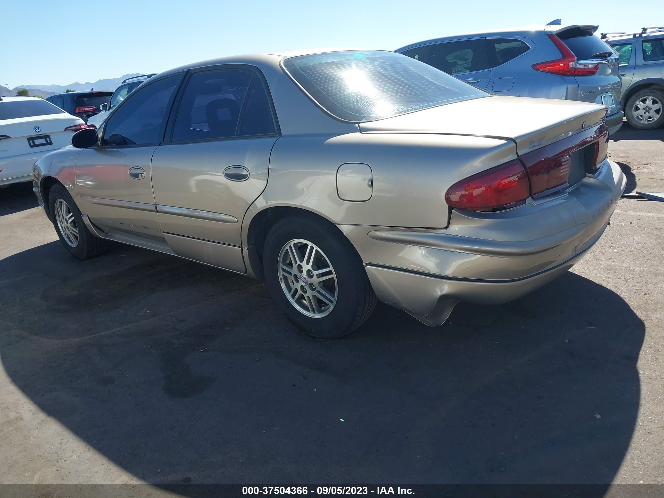 Photo 2 VIN: 2G4WB52K031184165 - BUICK REGAL 