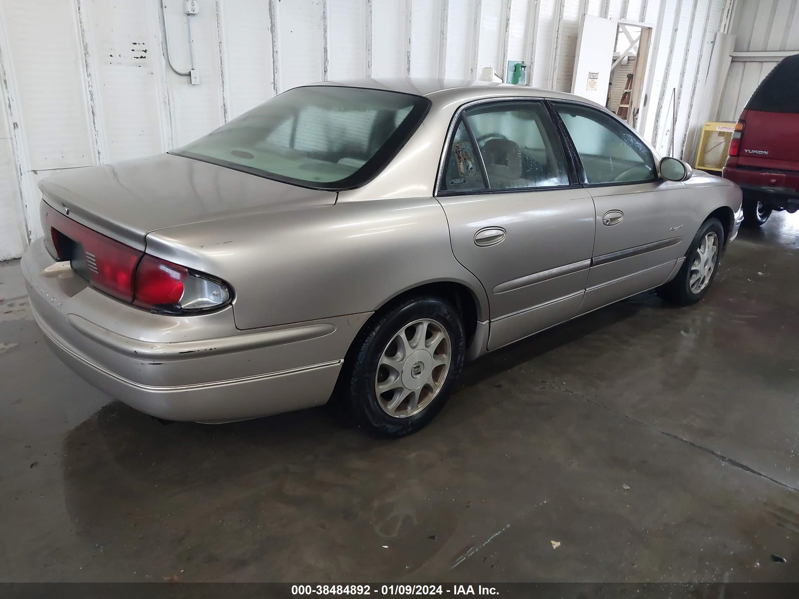 Photo 3 VIN: 2G4WB52K0V1415763 - BUICK REGAL 