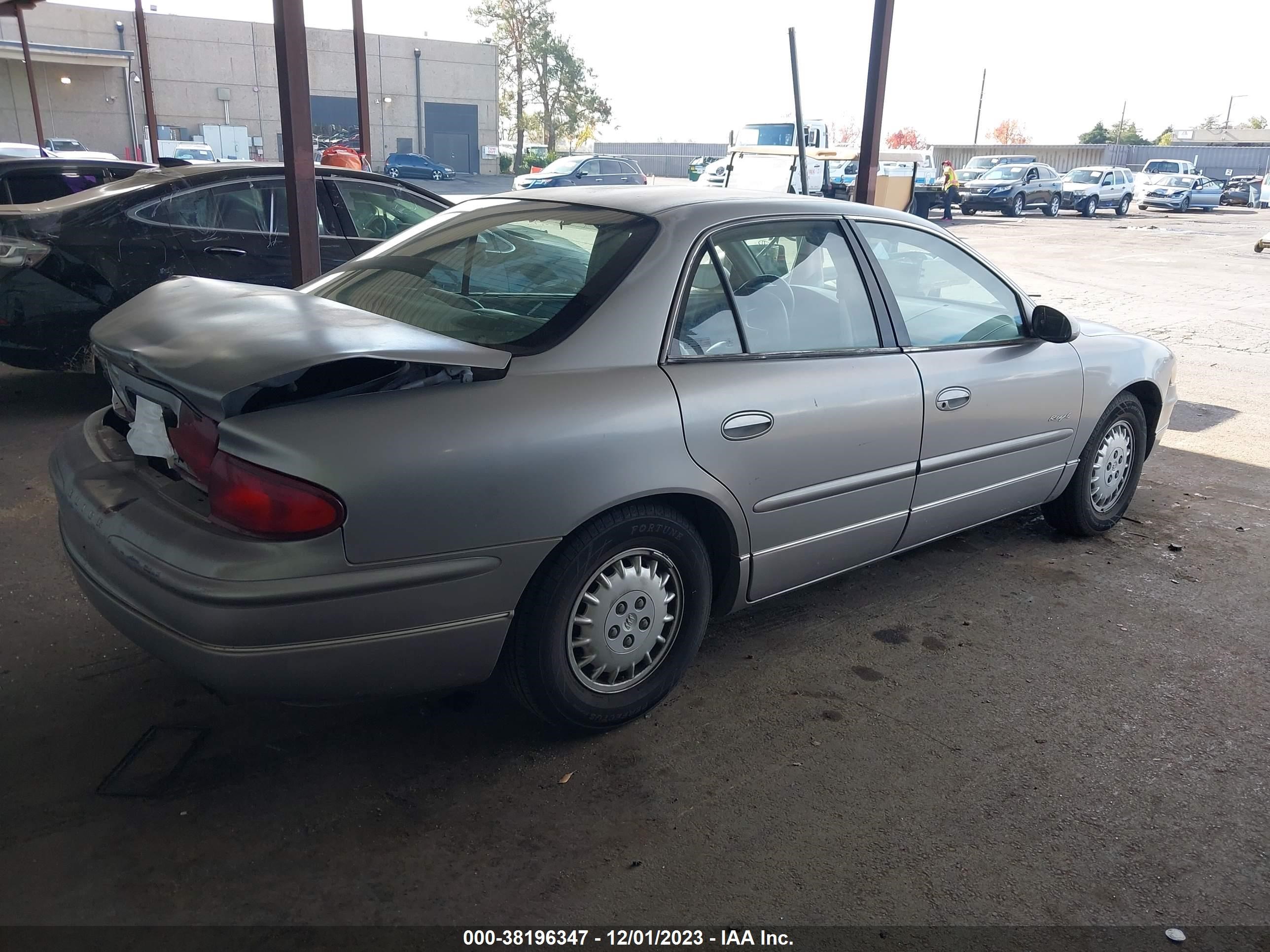 Photo 3 VIN: 2G4WB52K0V1465157 - BUICK REGAL 