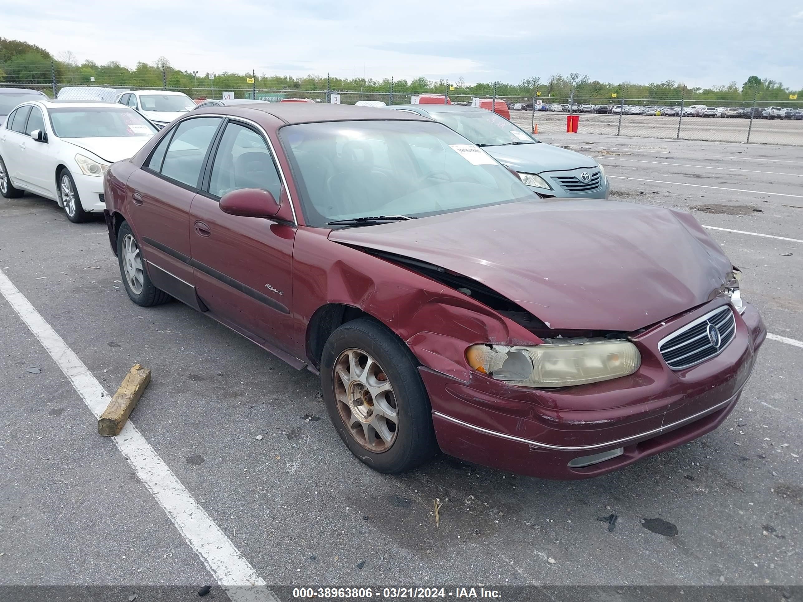 Photo 0 VIN: 2G4WB52K0X1543892 - BUICK REGAL 