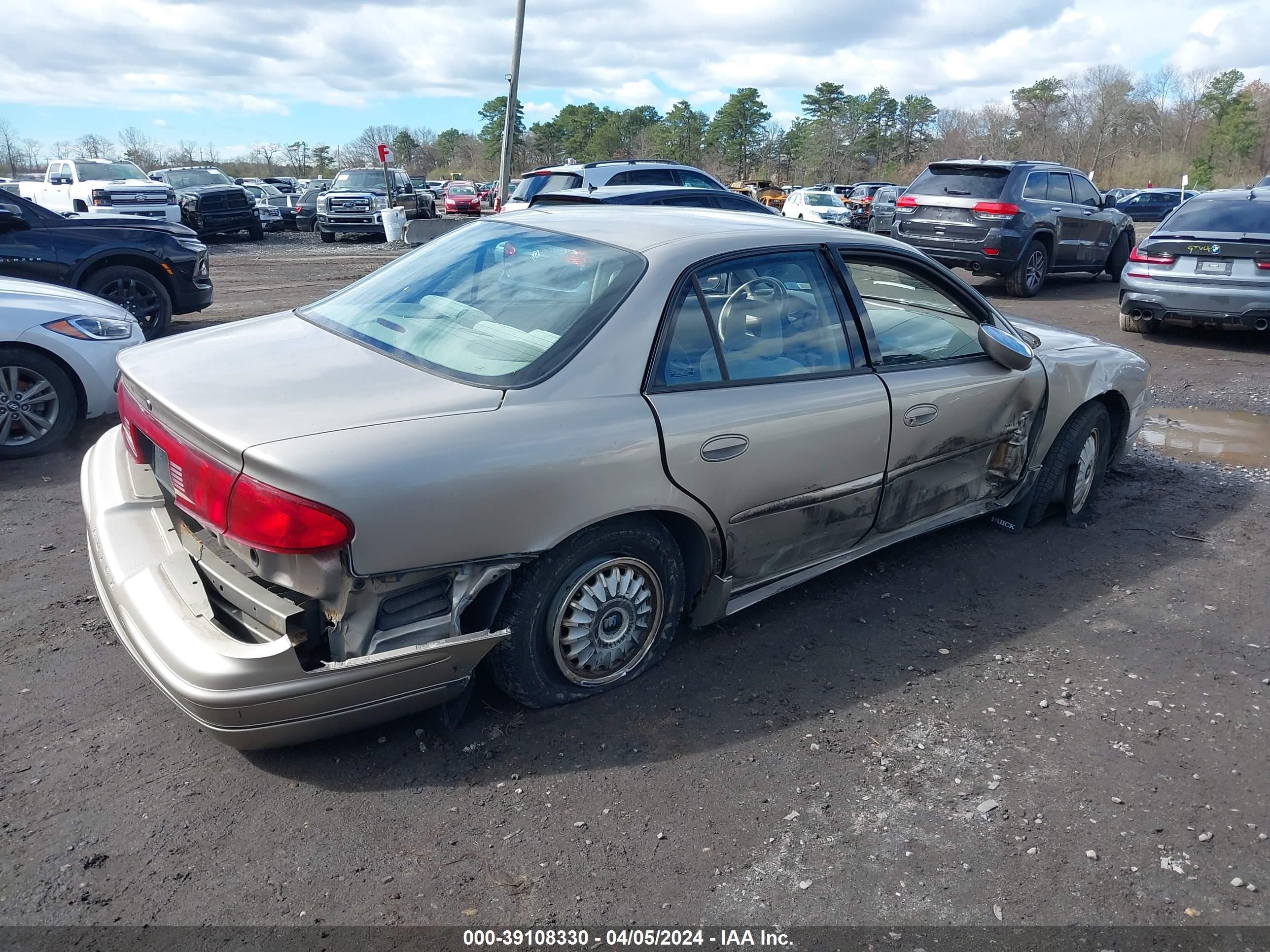 Photo 3 VIN: 2G4WB52K111335995 - BUICK REGAL 