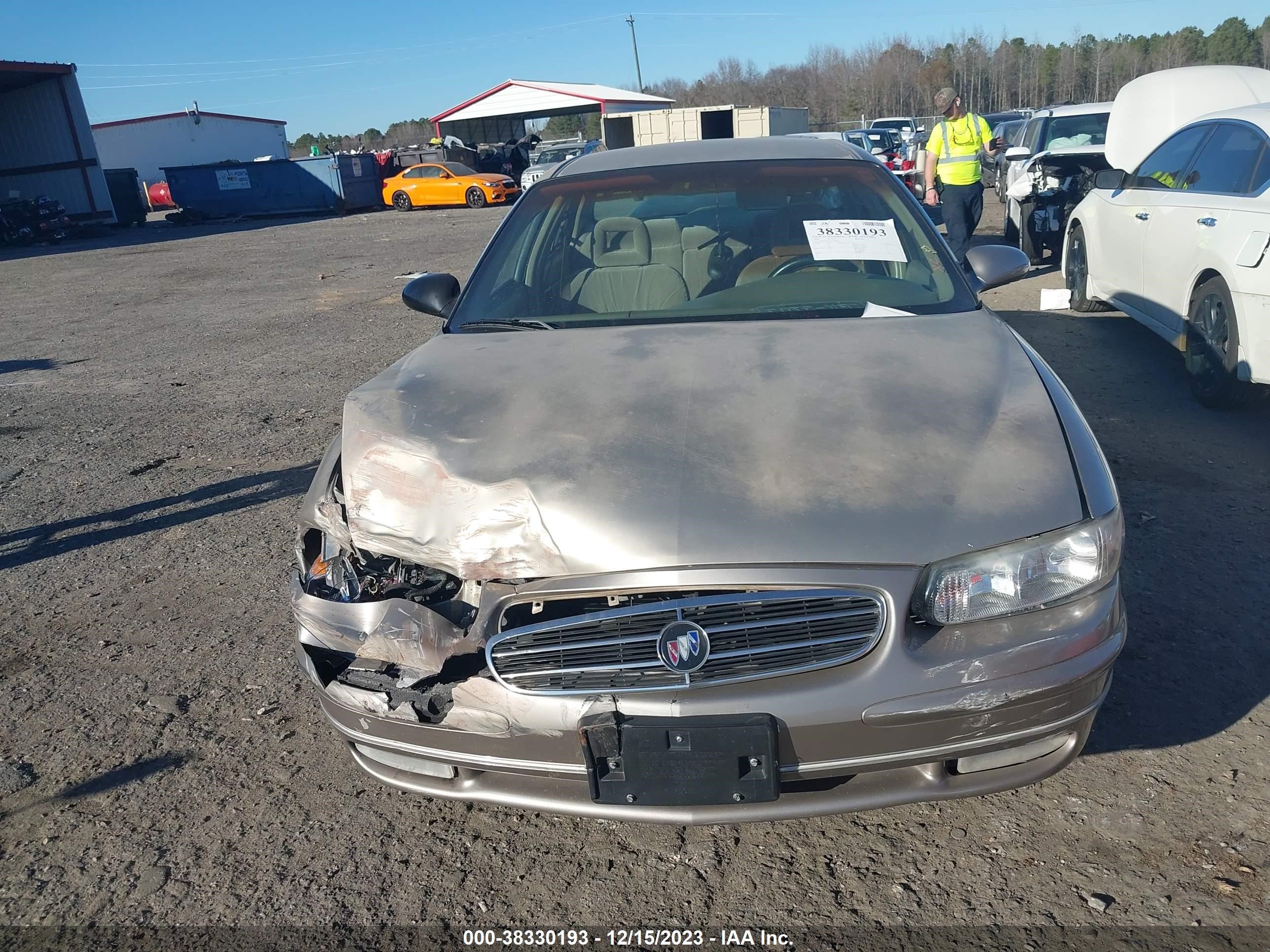 Photo 11 VIN: 2G4WB52K1W1540837 - BUICK REGAL 