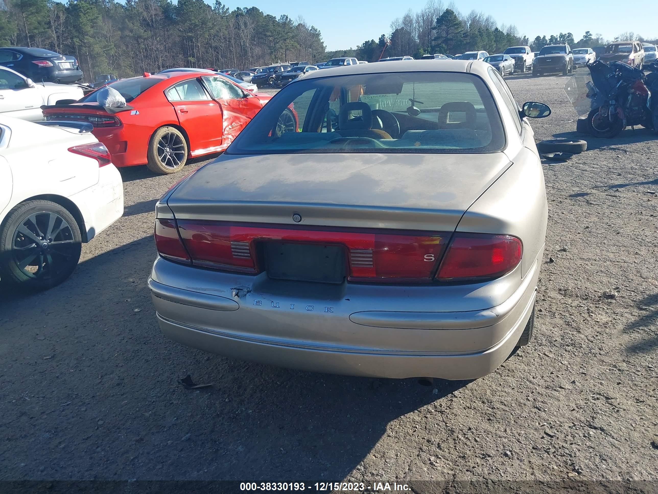 Photo 15 VIN: 2G4WB52K1W1540837 - BUICK REGAL 