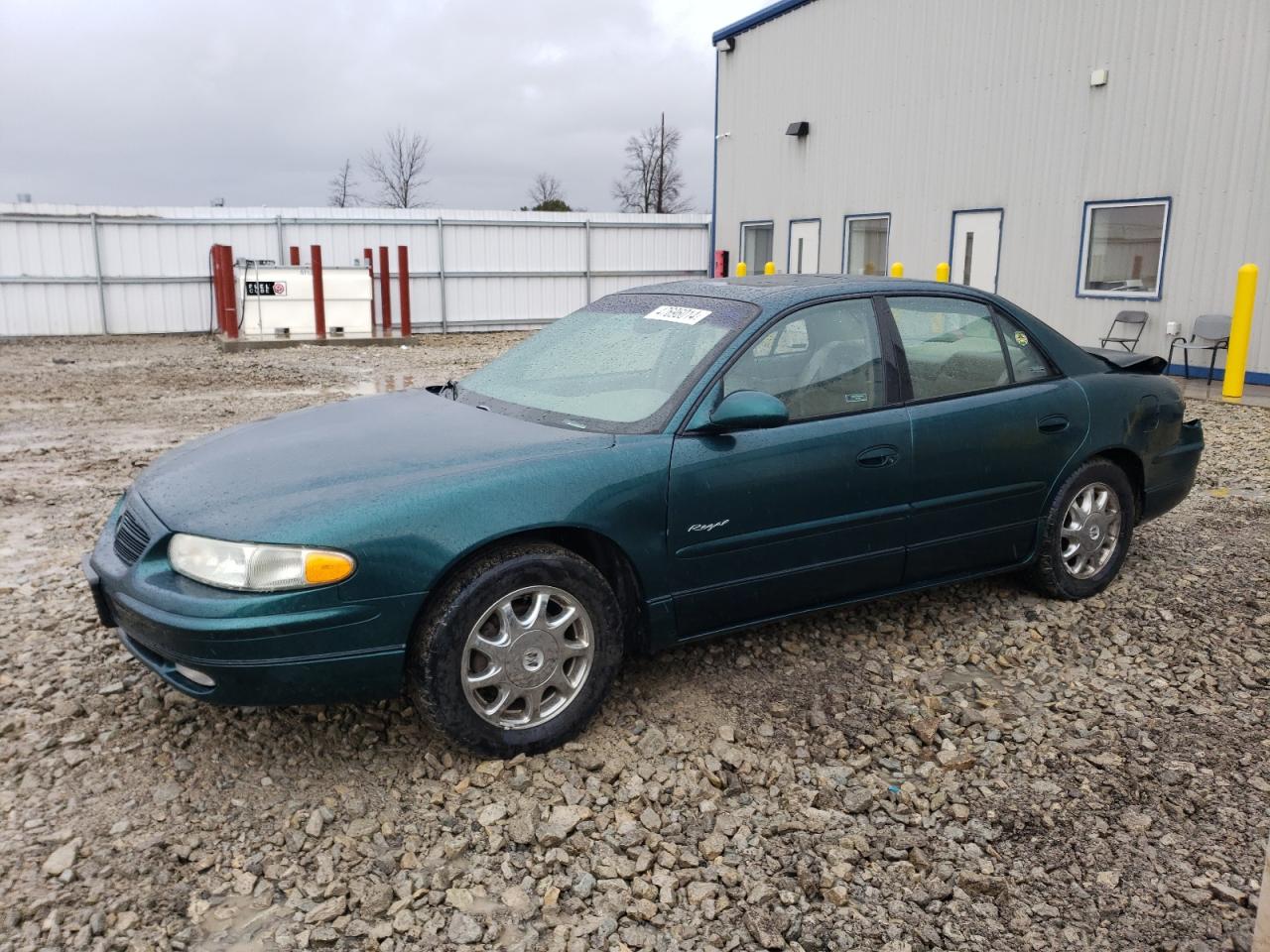 Photo 0 VIN: 2G4WB52K1W1548677 - BUICK REGAL 