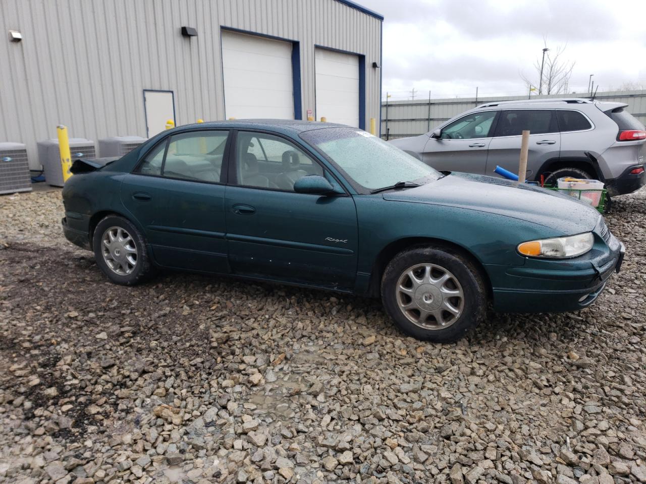 Photo 3 VIN: 2G4WB52K1W1548677 - BUICK REGAL 