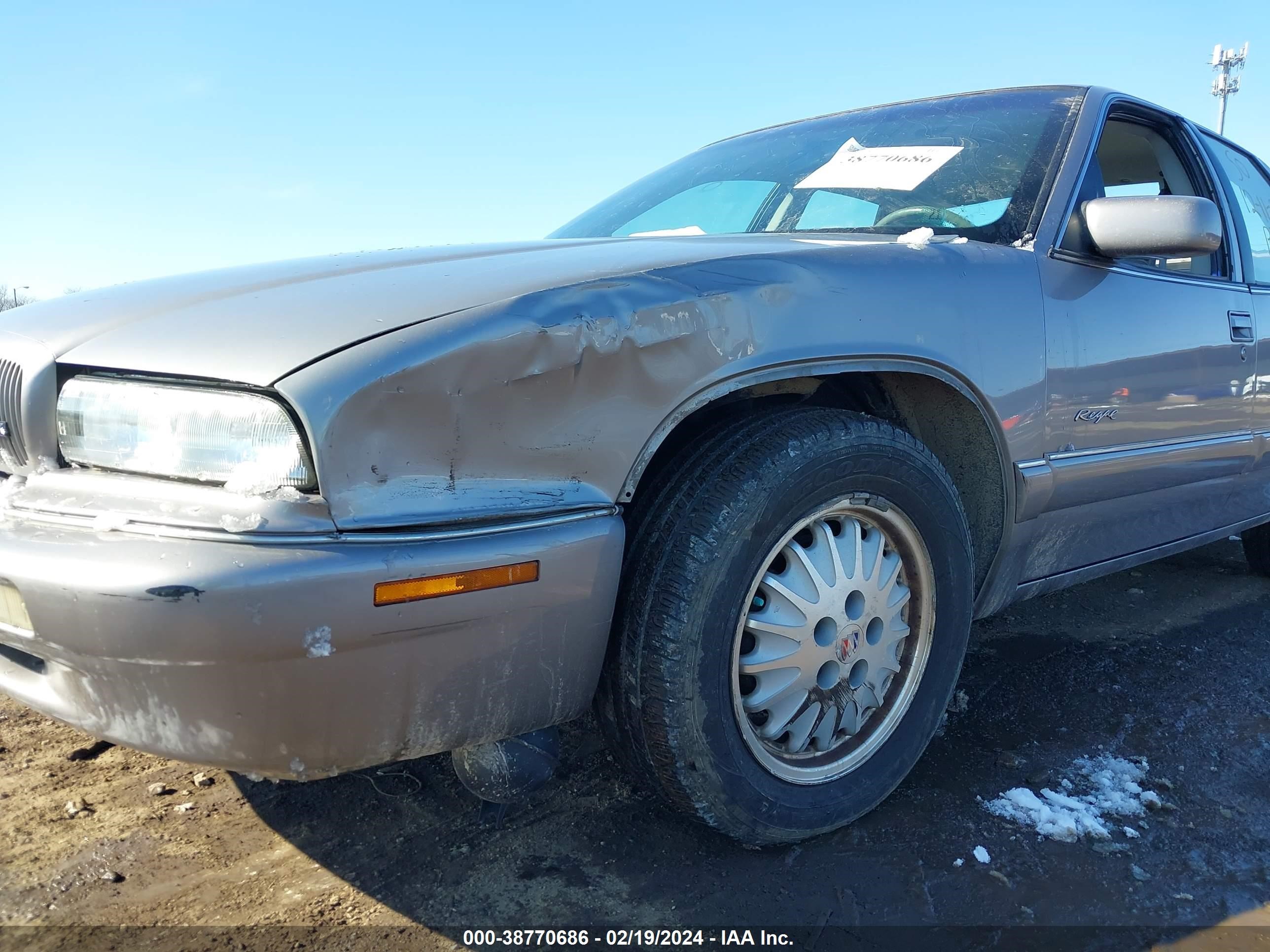 Photo 5 VIN: 2G4WB52K2T1518776 - BUICK REGAL 