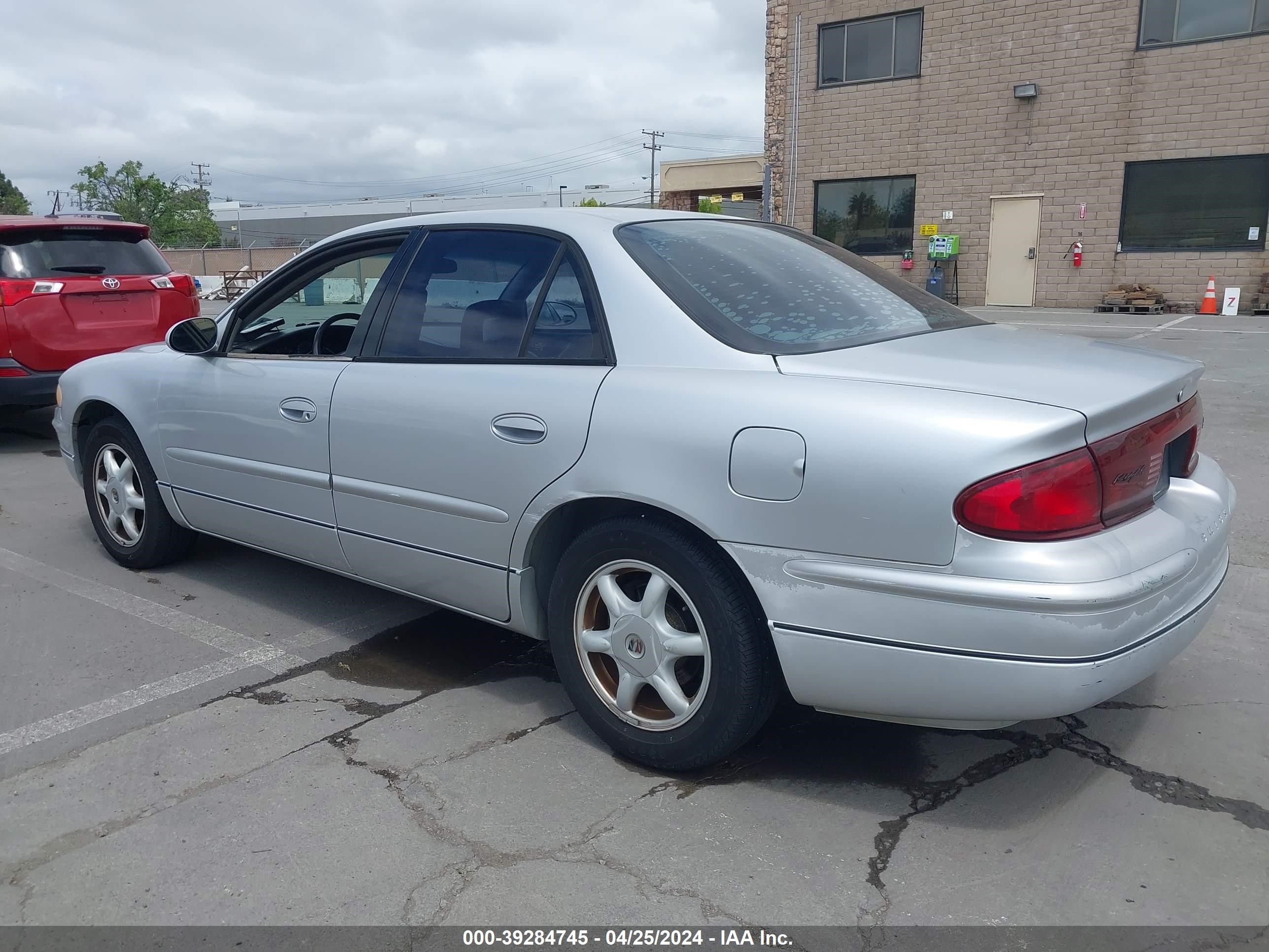 Photo 2 VIN: 2G4WB52K431172522 - BUICK REGAL 