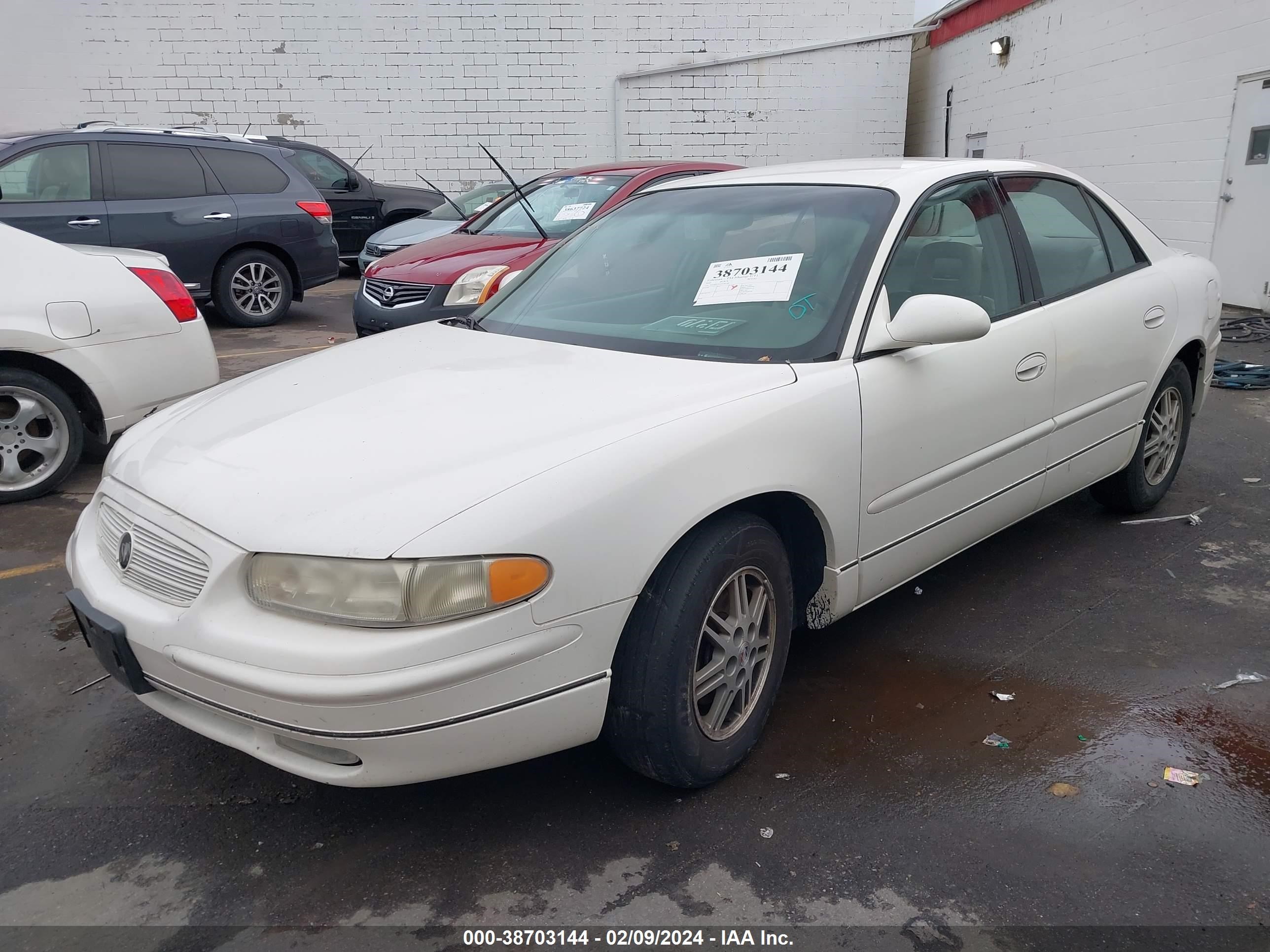 Photo 1 VIN: 2G4WB52K431185786 - BUICK REGAL 