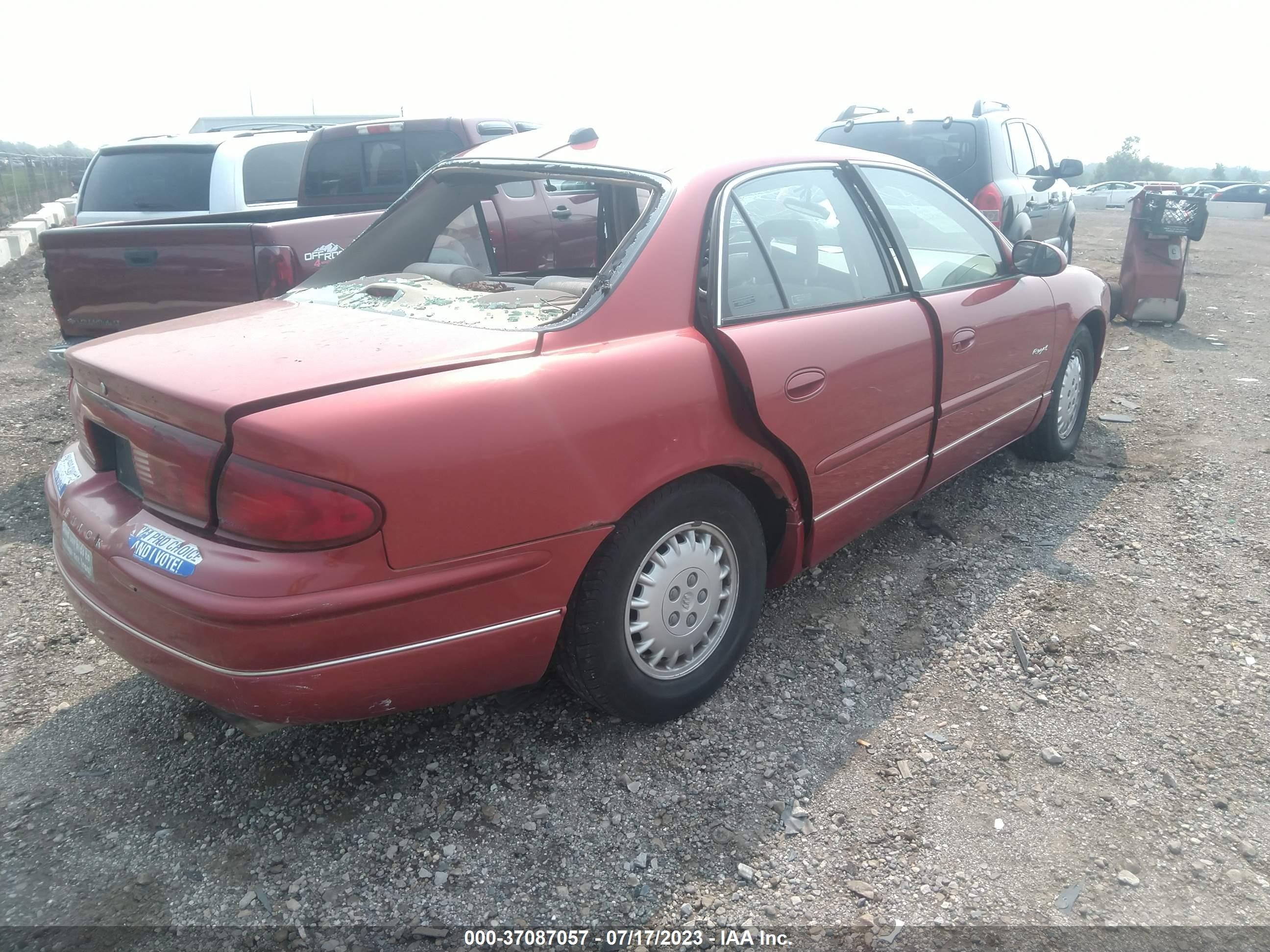 Photo 3 VIN: 2G4WB52K5W1461705 - BUICK REGAL 