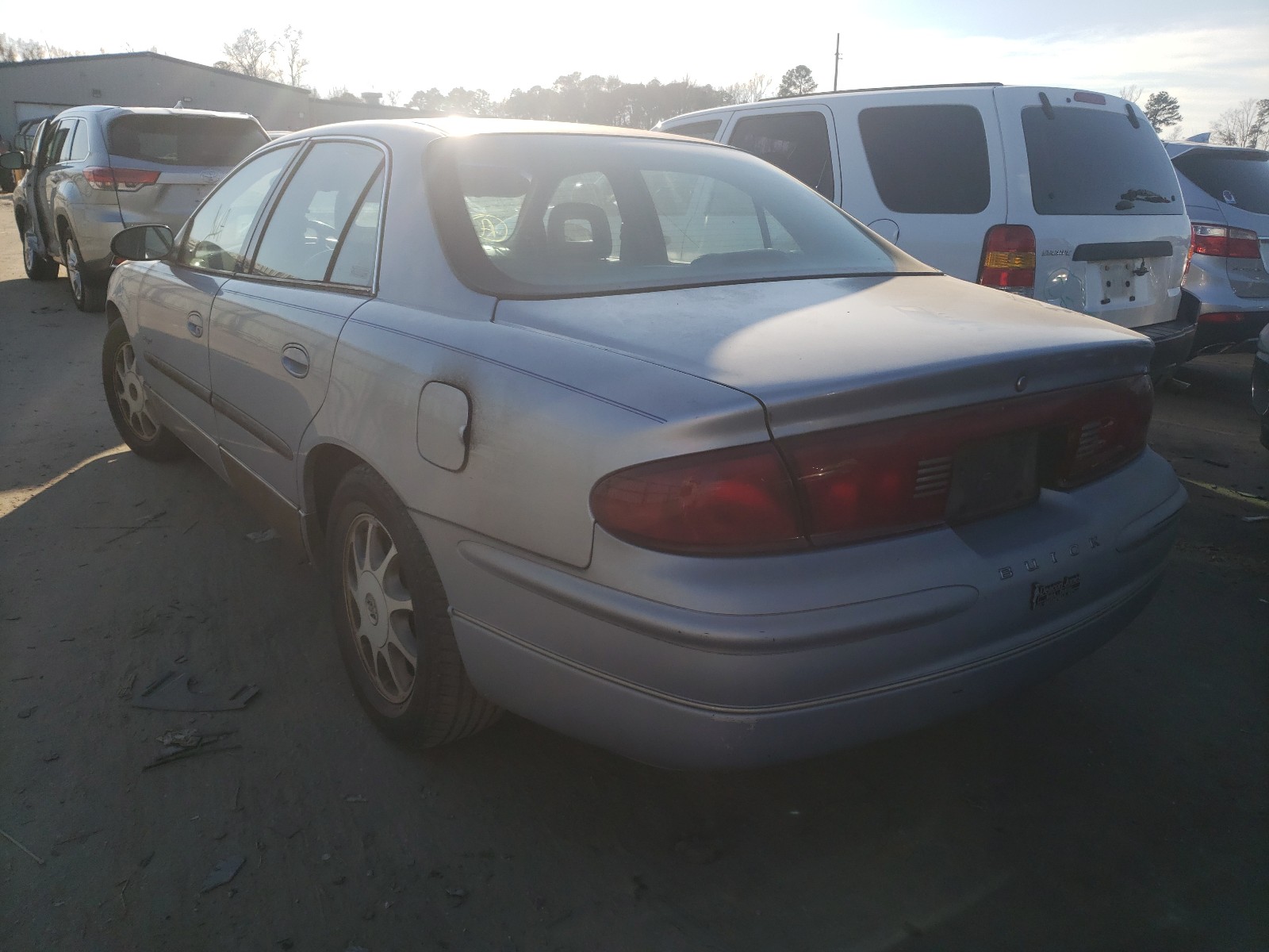 Photo 2 VIN: 2G4WB52K6V1435595 - BUICK REGAL LS 