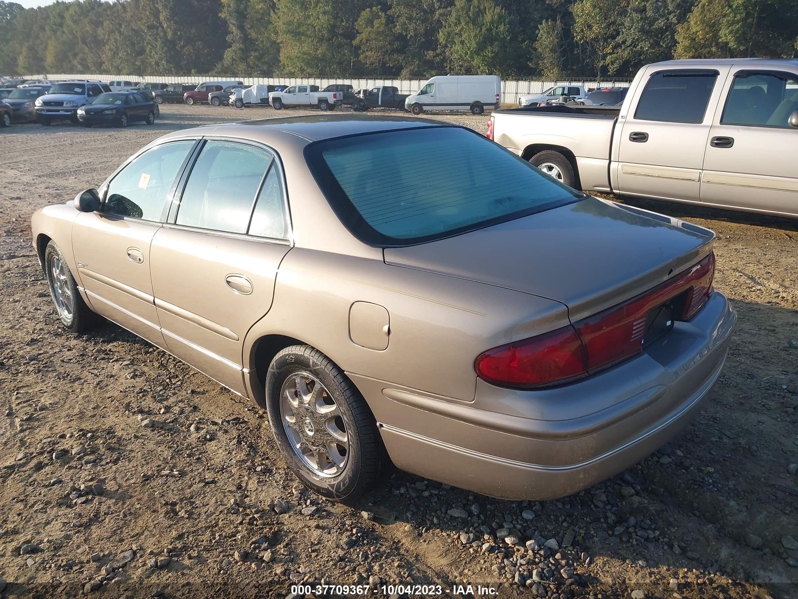 Photo 2 VIN: 2G4WB52K6W1422282 - BUICK REGAL 