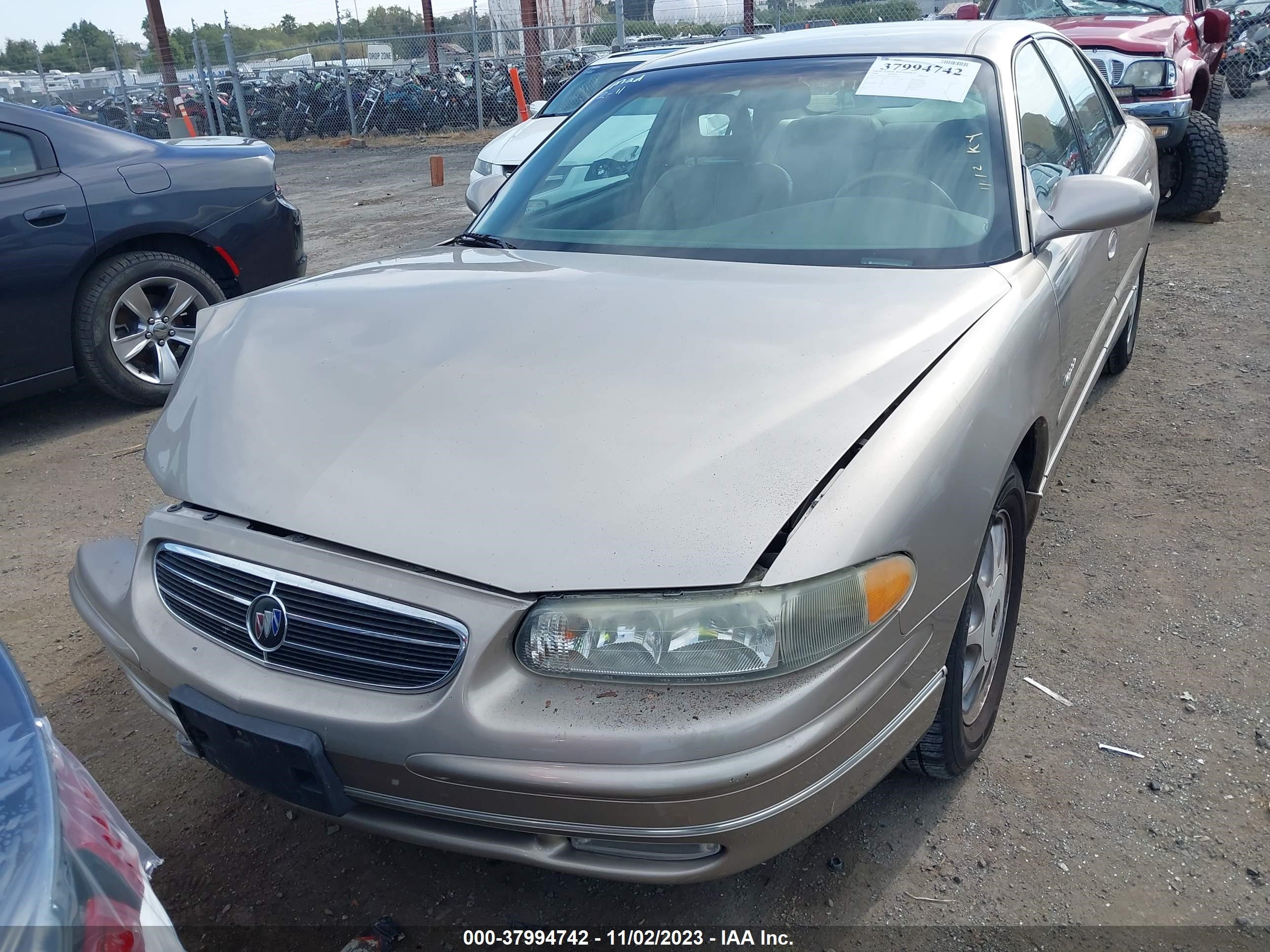 Photo 11 VIN: 2G4WB52K6W1581979 - BUICK REGAL 