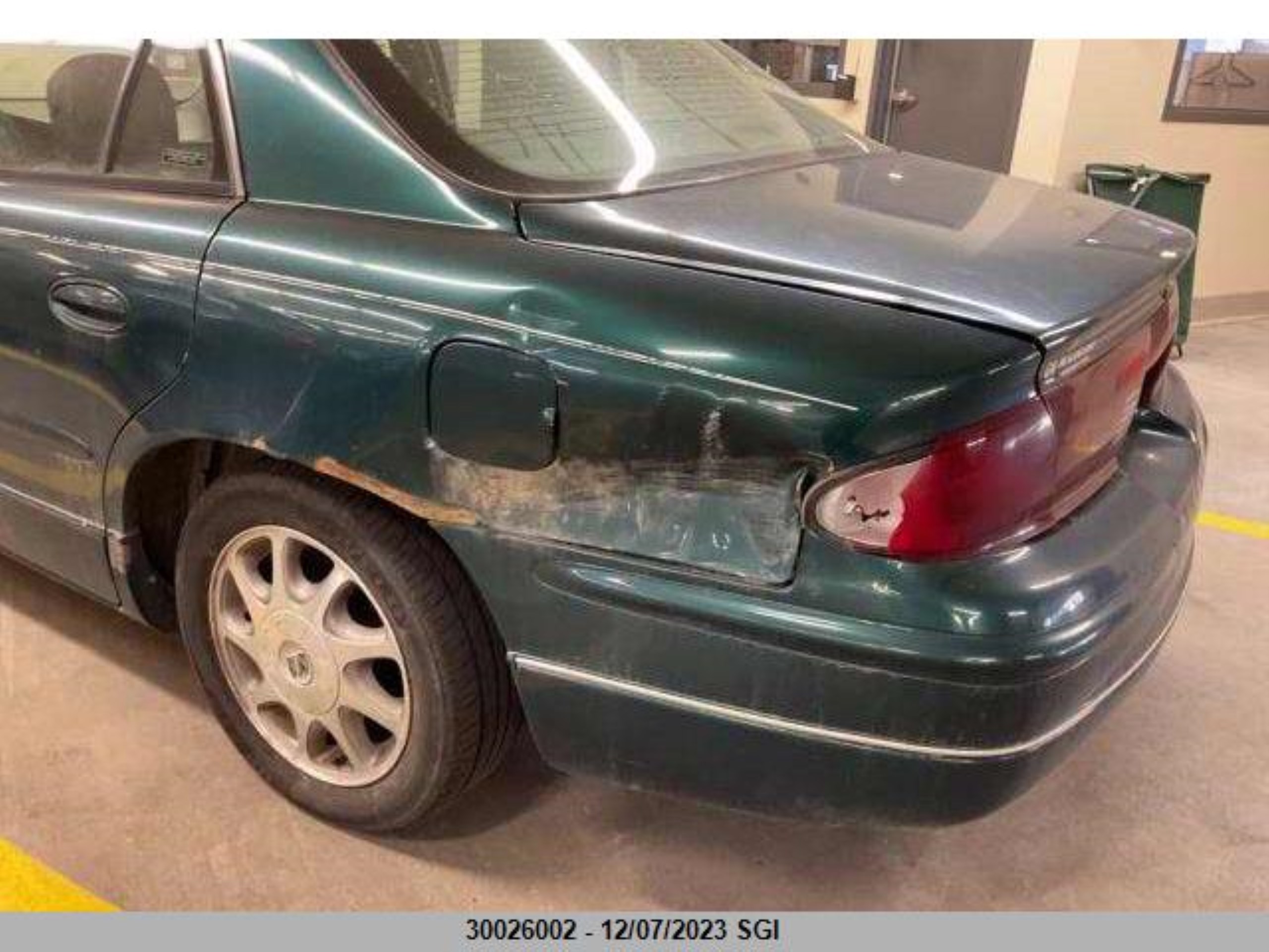 Photo 5 VIN: 2G4WB52K6X1568585 - BUICK REGAL 