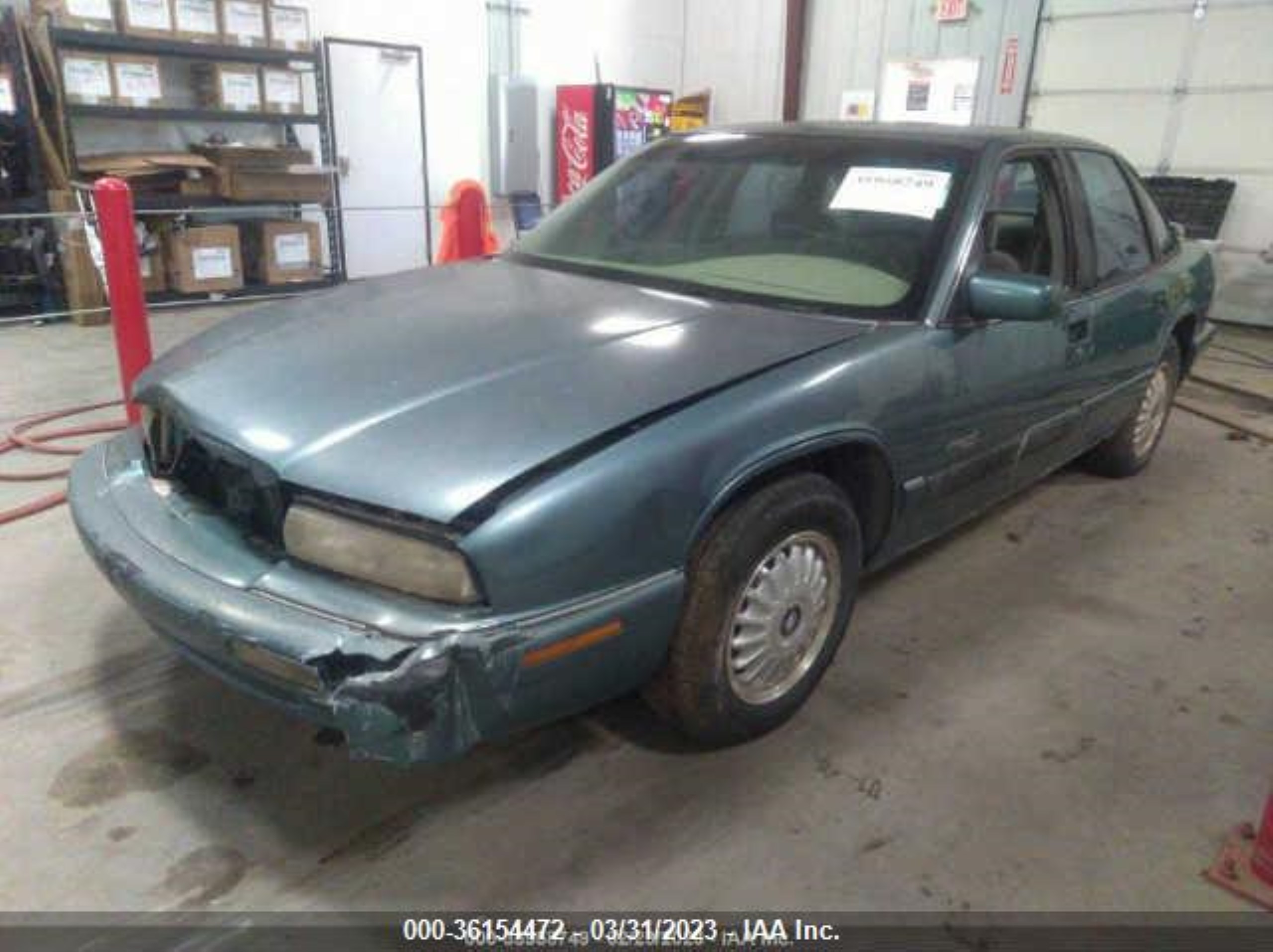 Photo 1 VIN: 2G4WB52K8T1448054 - BUICK REGAL 