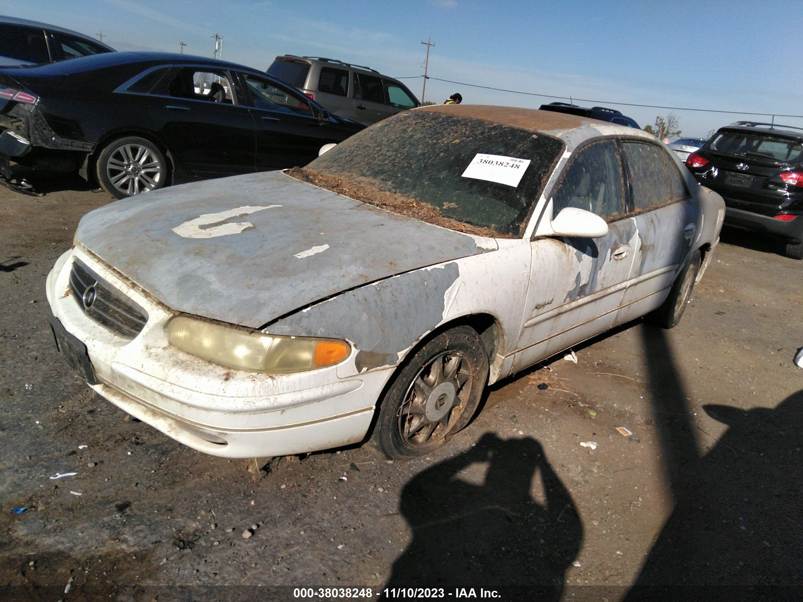 Photo 1 VIN: 2G4WB52K8X1477303 - BUICK REGAL 