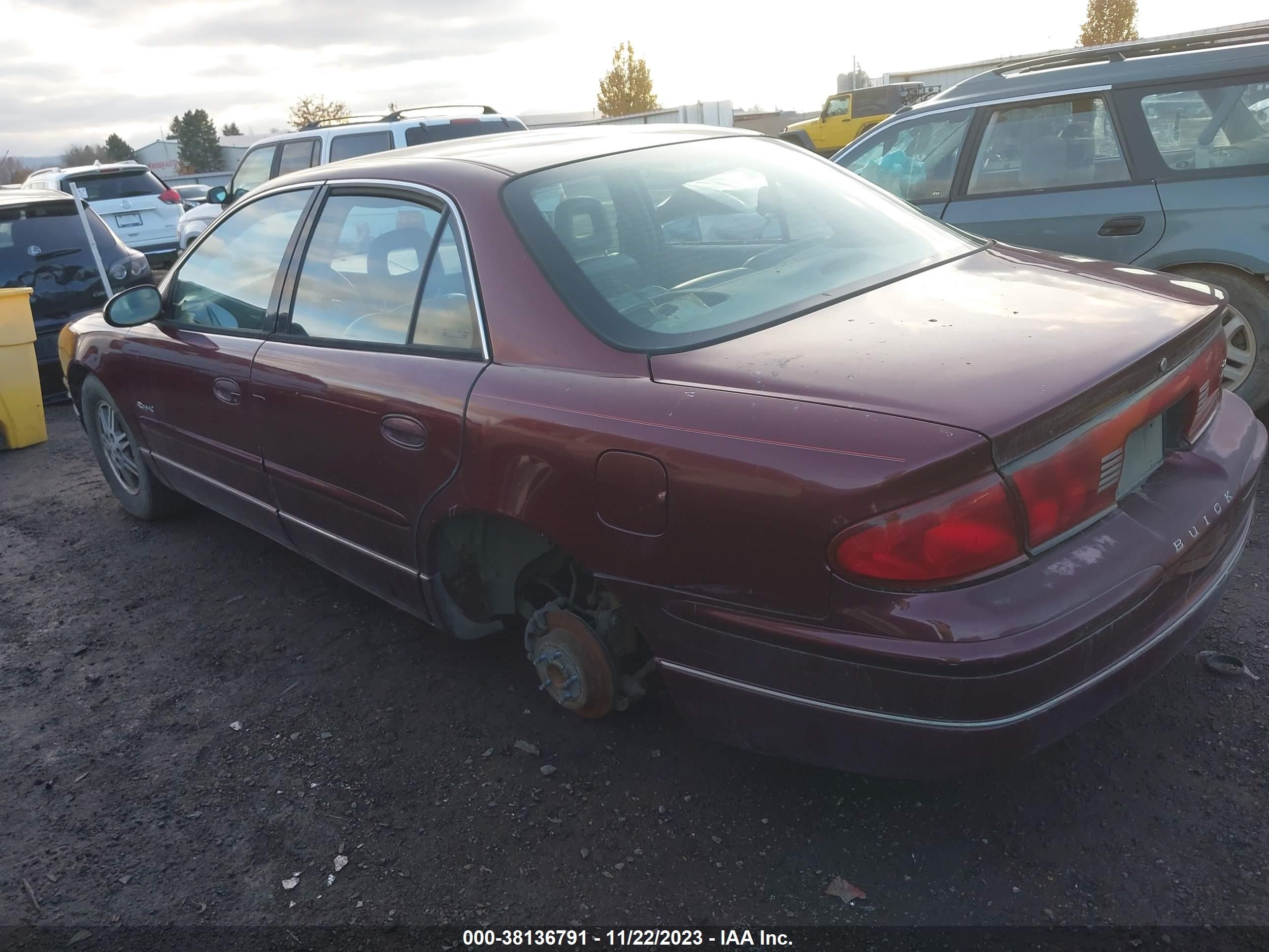 Photo 2 VIN: 2G4WB52KXX1517414 - BUICK REGAL 