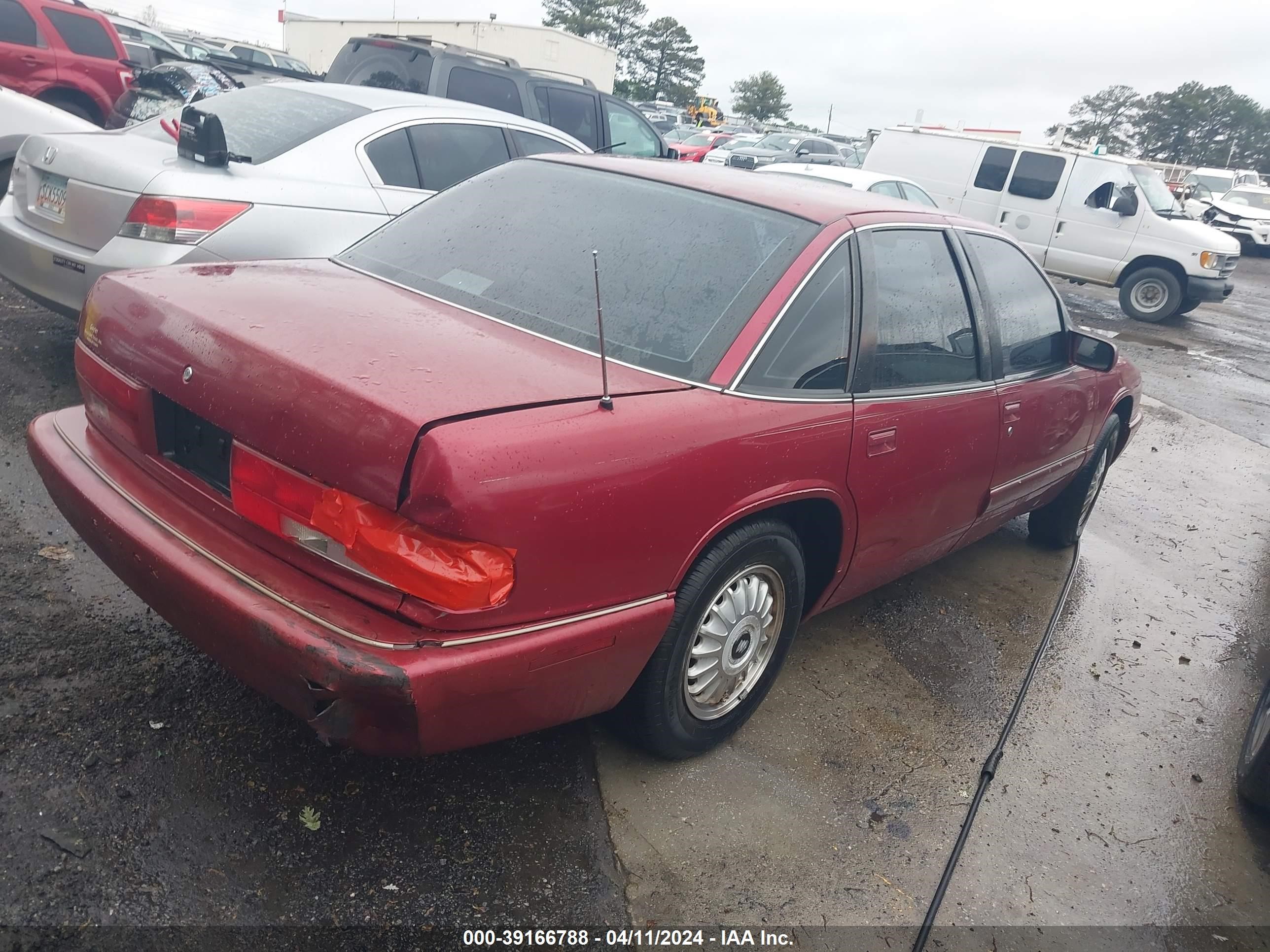 Photo 3 VIN: 2G4WB52L3S1457297 - BUICK REGAL 