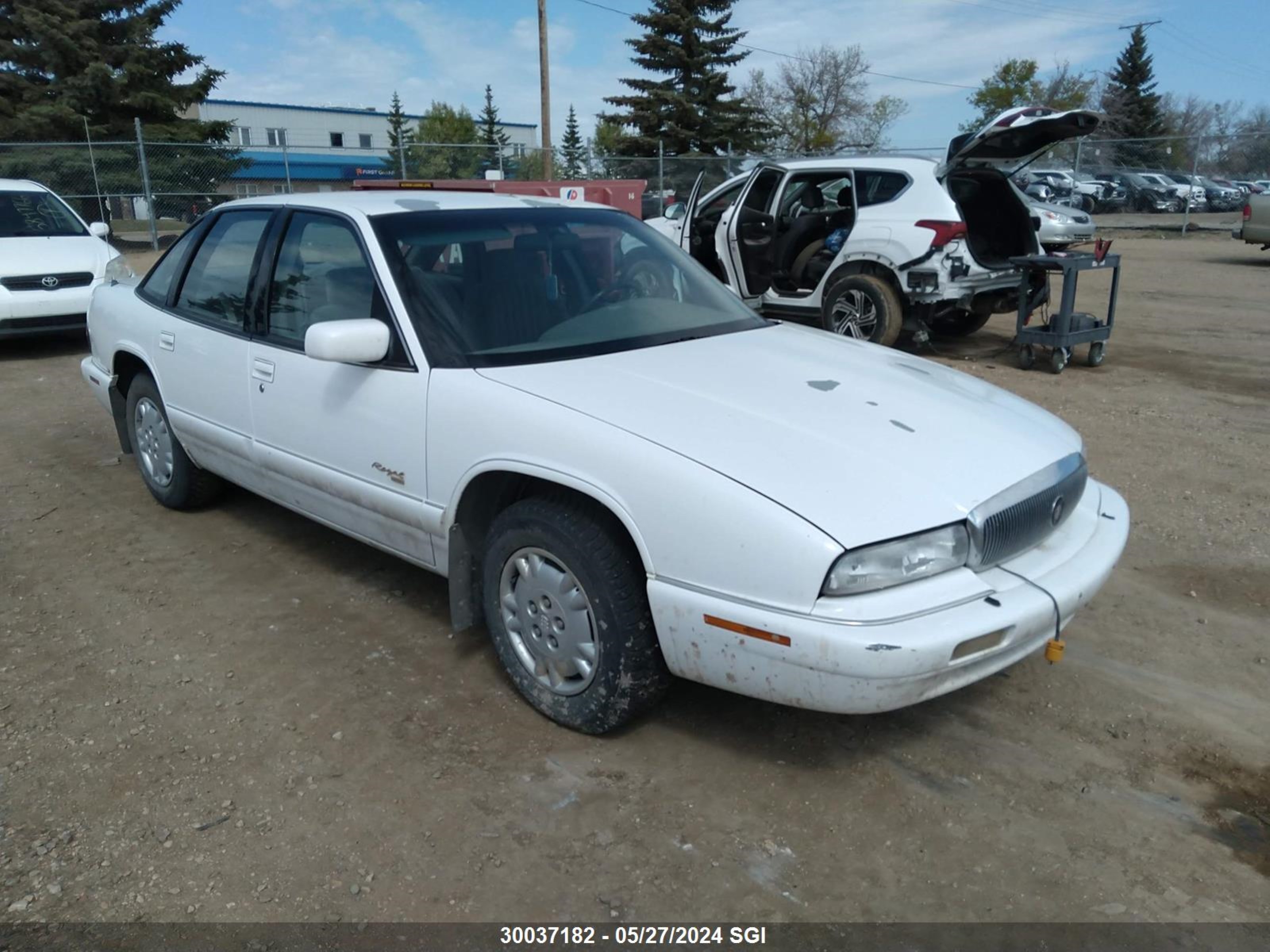 Photo 0 VIN: 2G4WB52L5S1412684 - BUICK REGAL 