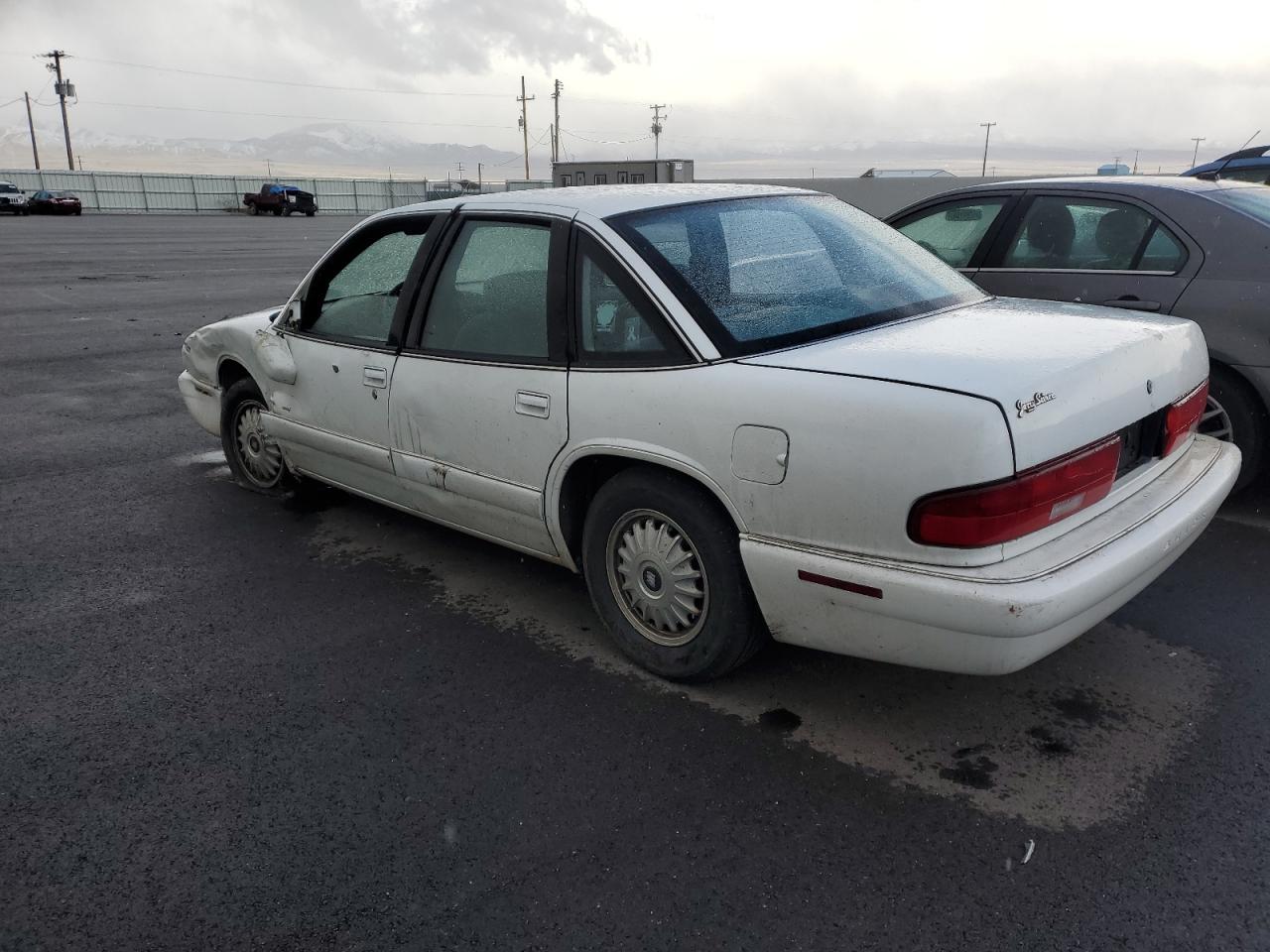 Photo 1 VIN: 2G4WB52L8S1480347 - BUICK REGAL 