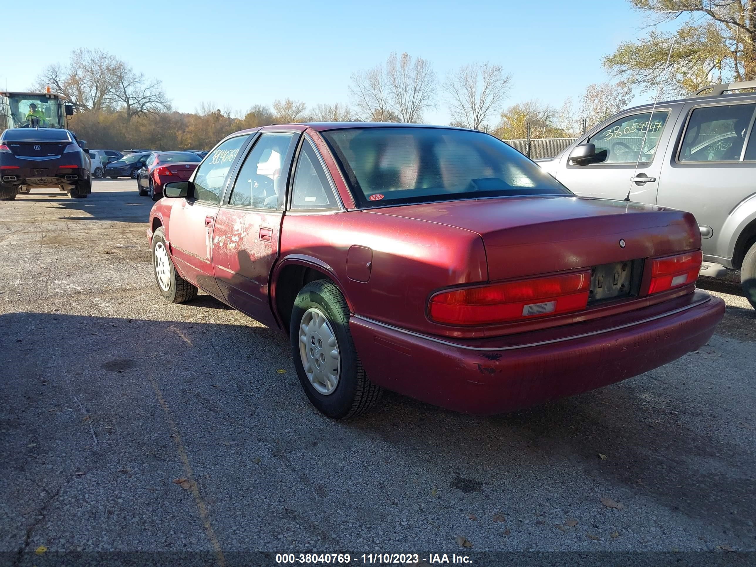 Photo 2 VIN: 2G4WB52M5S1430496 - BUICK REGAL 