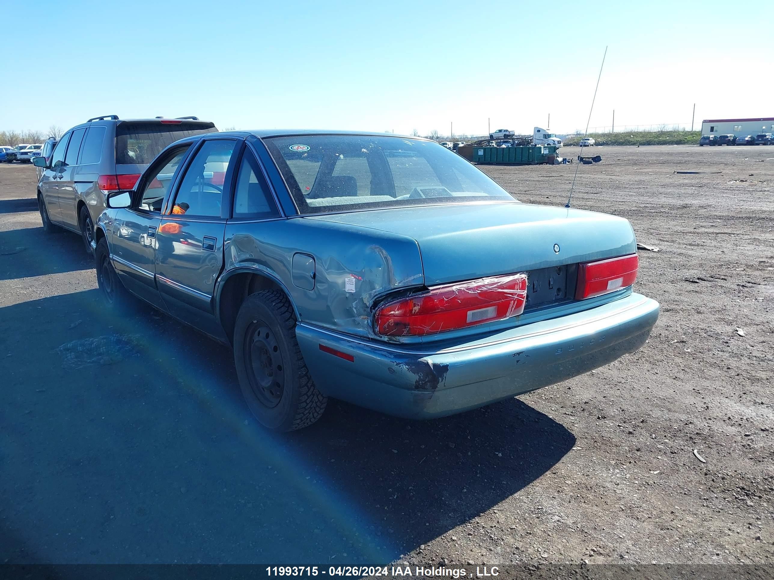 Photo 2 VIN: 2G4WB52M6S1411066 - BUICK REGAL 