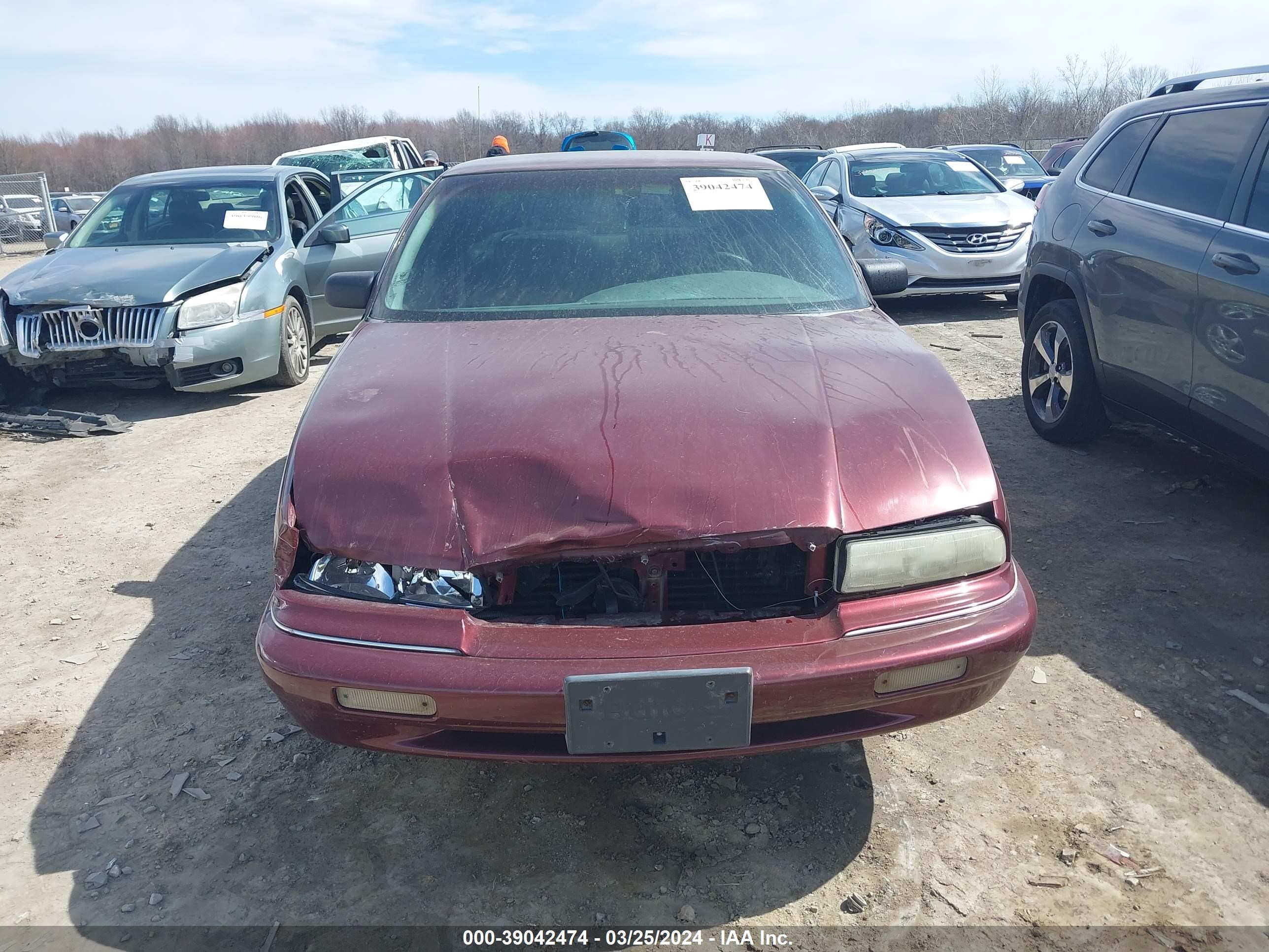 Photo 11 VIN: 2G4WB52M7T1493603 - BUICK REGAL 