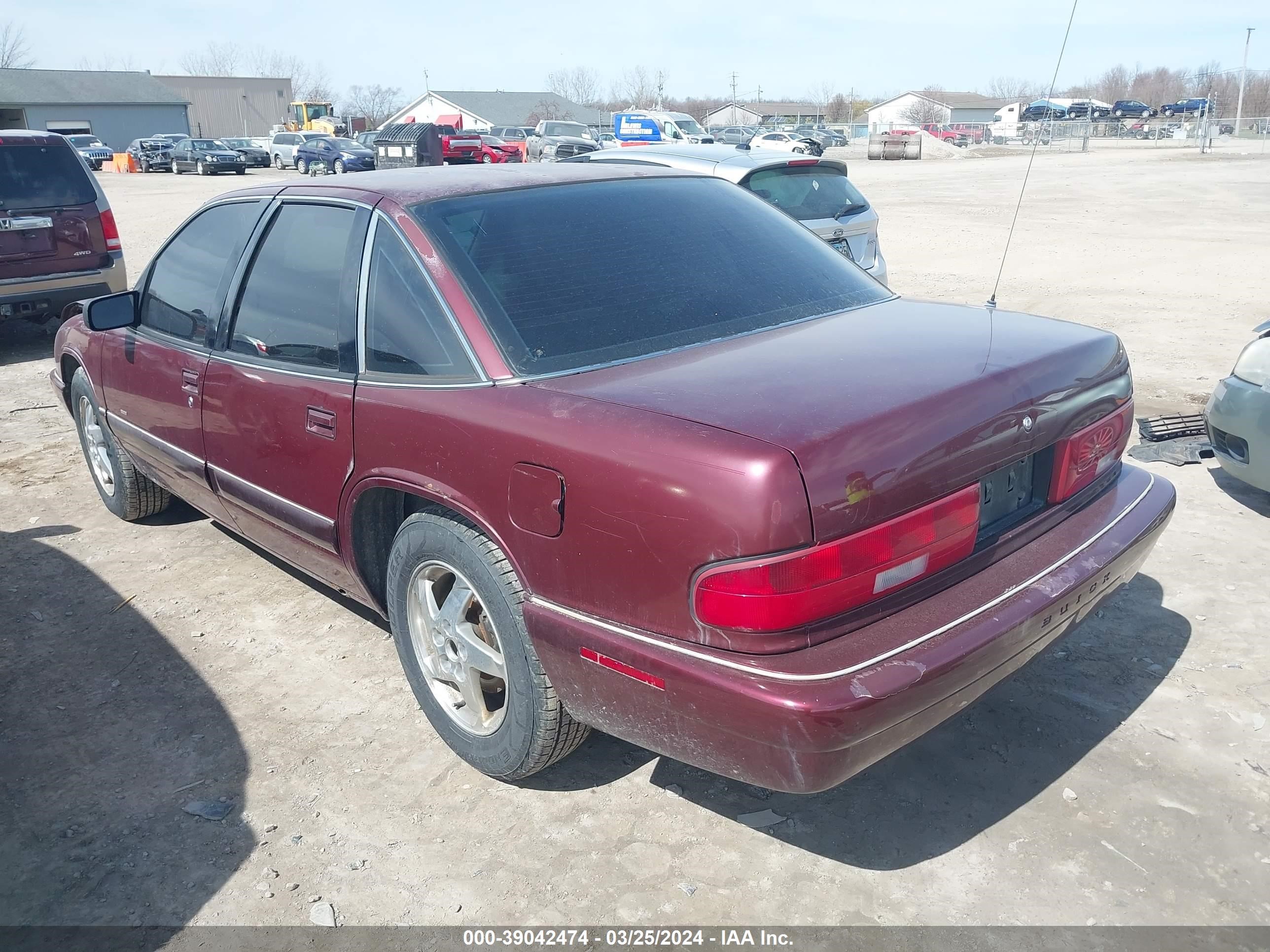 Photo 2 VIN: 2G4WB52M7T1493603 - BUICK REGAL 