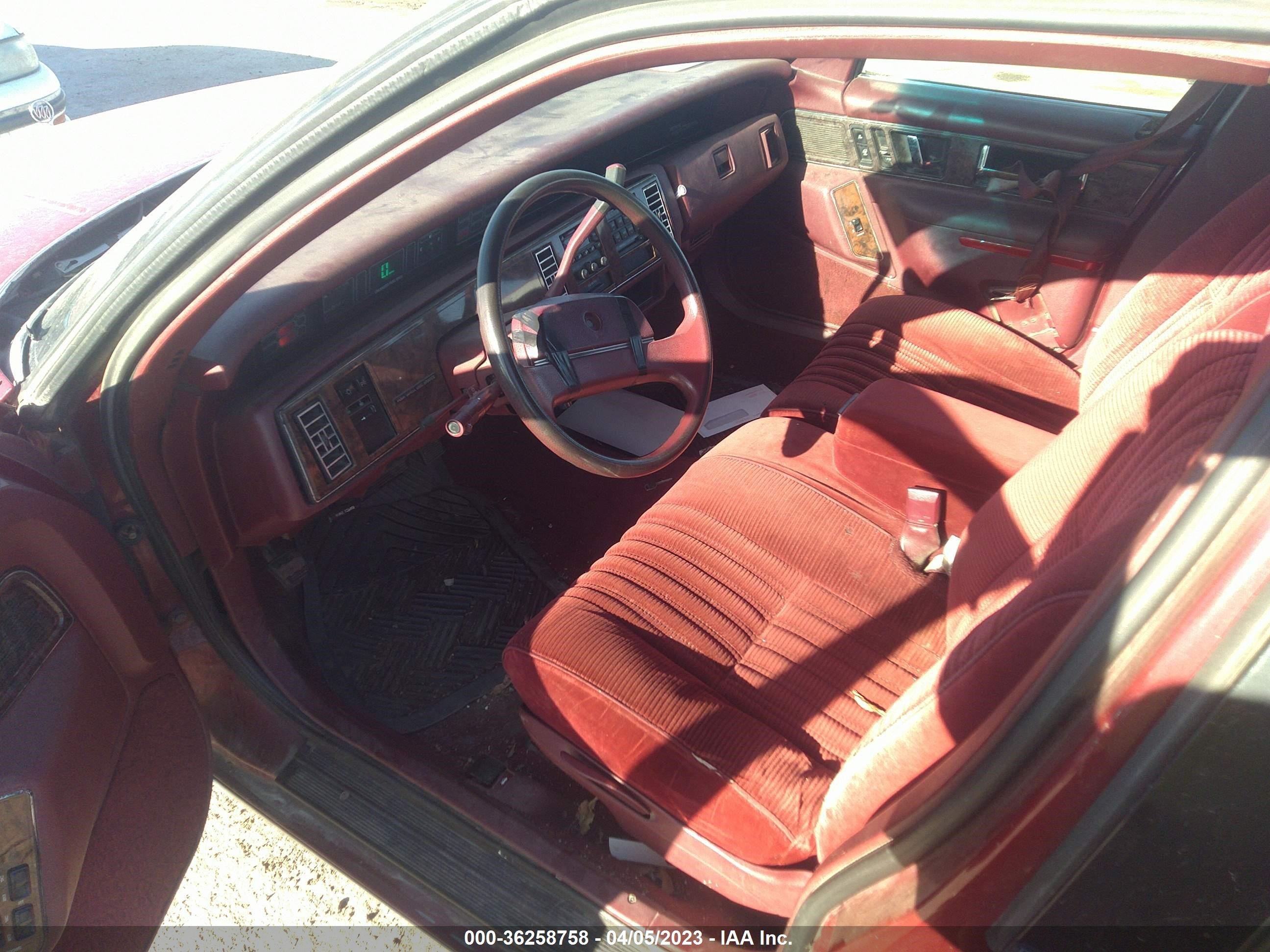 Photo 4 VIN: 2G4WB54T8N1492953 - BUICK REGAL 