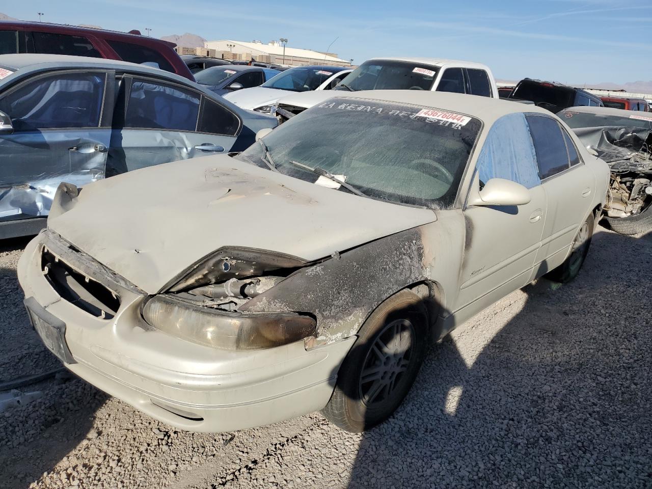 Photo 0 VIN: 2G4WB55K2Y1305040 - BUICK REGAL 