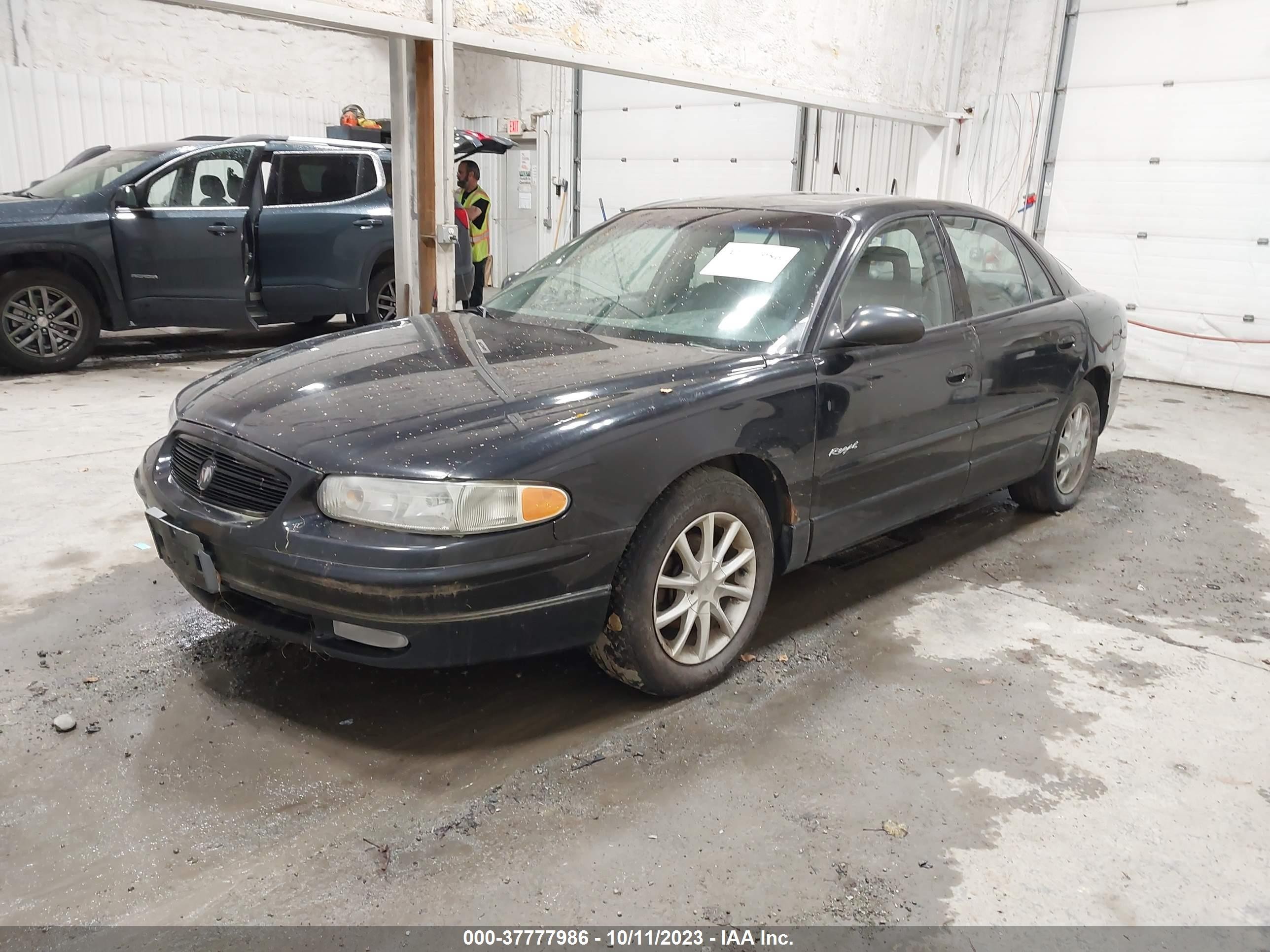 Photo 1 VIN: 2G4WB55K511208050 - BUICK REGAL 