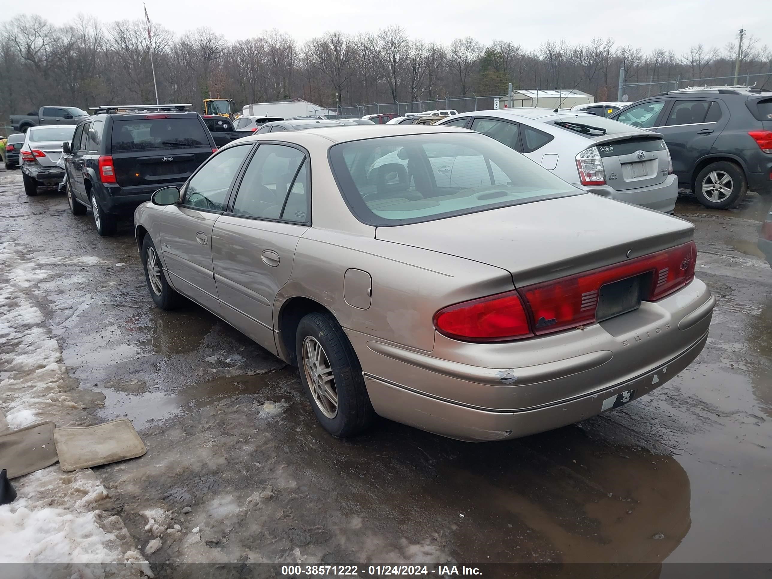 Photo 2 VIN: 2G4WB55K511247981 - BUICK REGAL 