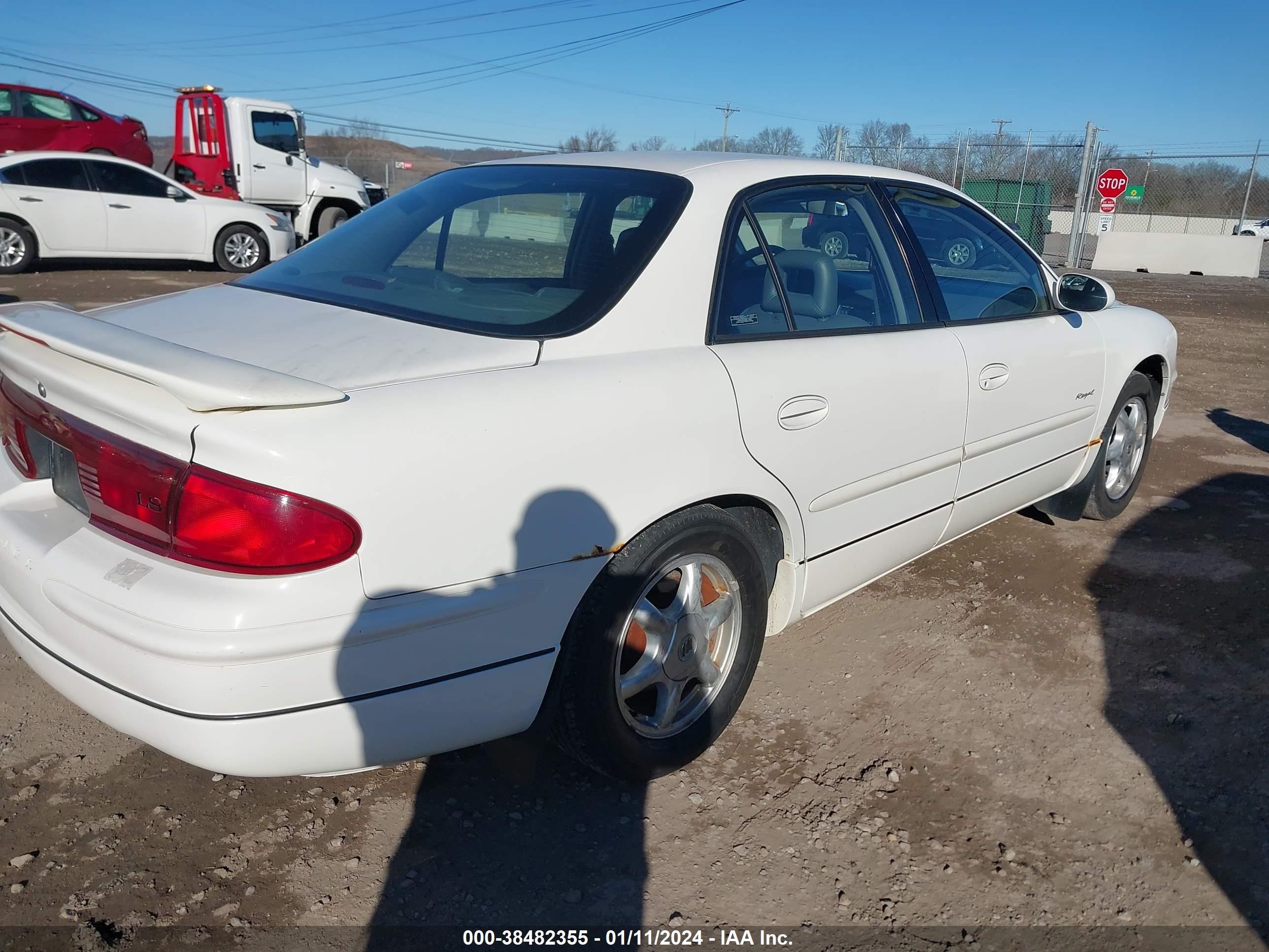 Photo 3 VIN: 2G4WB55K511248452 - BUICK REGAL 