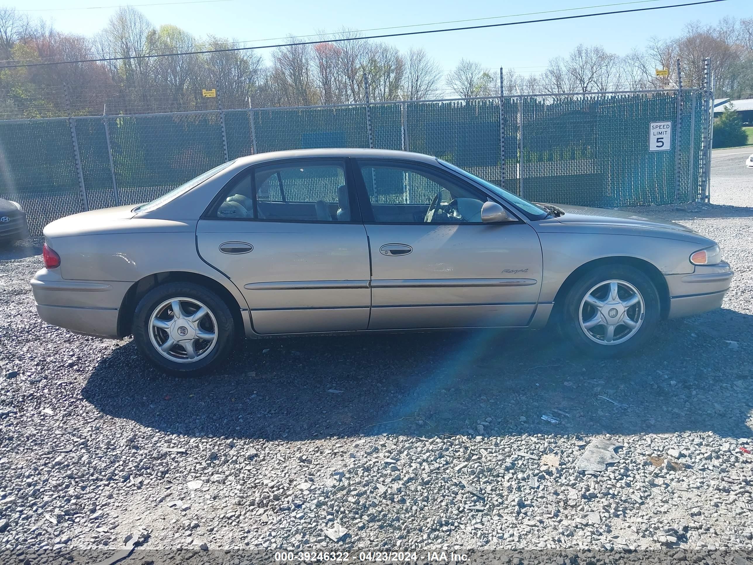 Photo 12 VIN: 2G4WB55K511261475 - BUICK REGAL 