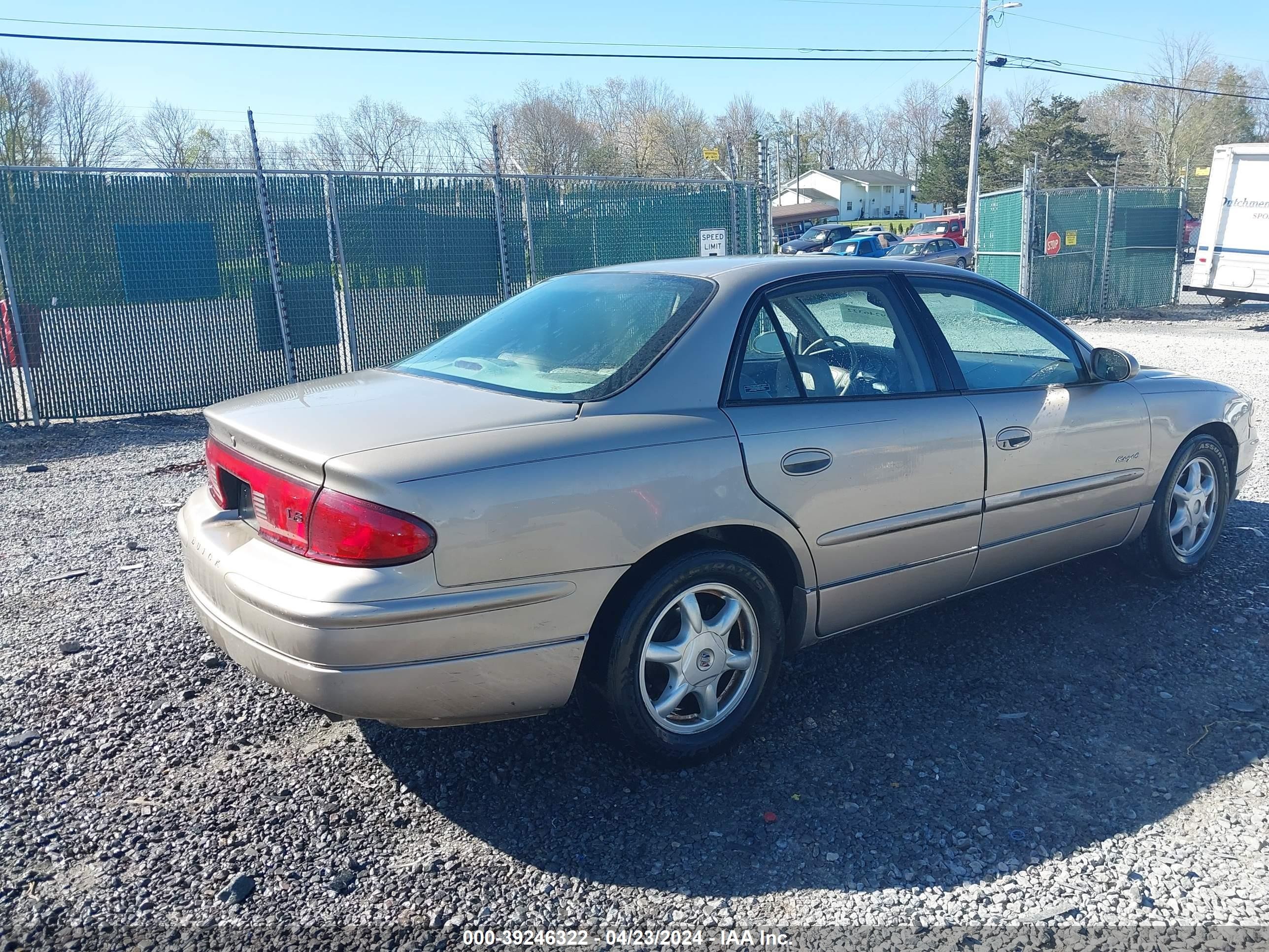 Photo 3 VIN: 2G4WB55K511261475 - BUICK REGAL 