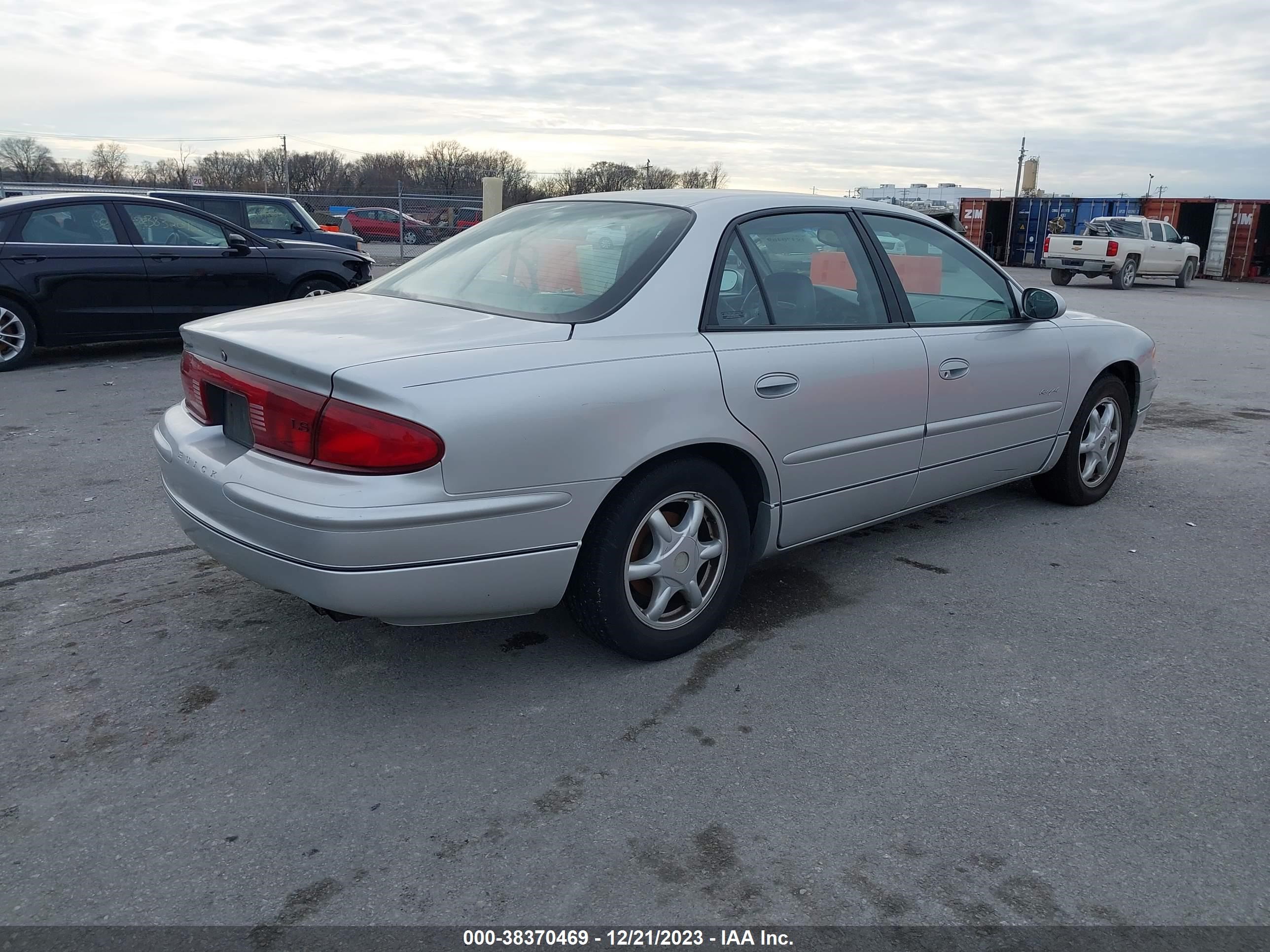 Photo 3 VIN: 2G4WB55K911320608 - BUICK REGAL 