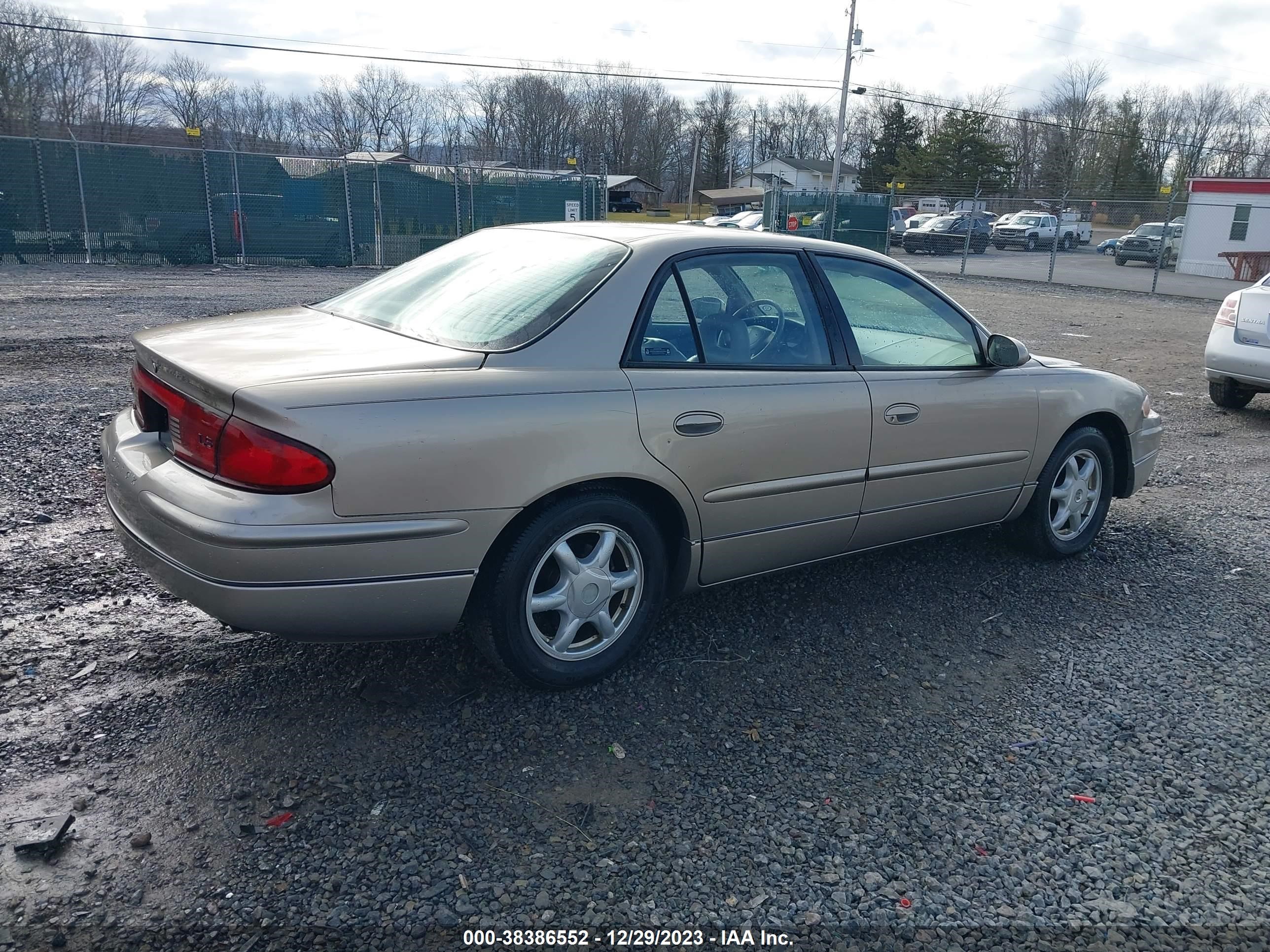 Photo 3 VIN: 2G4WB55KX21103618 - BUICK REGAL 