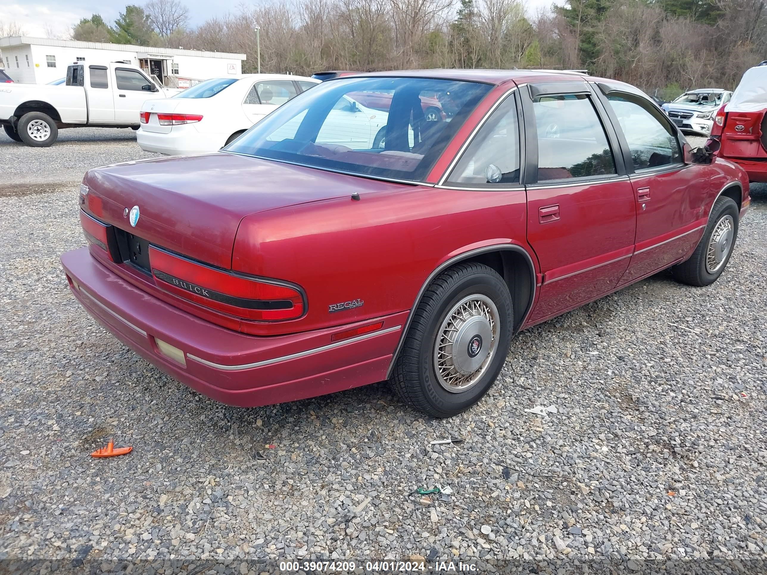 Photo 3 VIN: 2G4WB55L2R1486134 - BUICK REGAL 