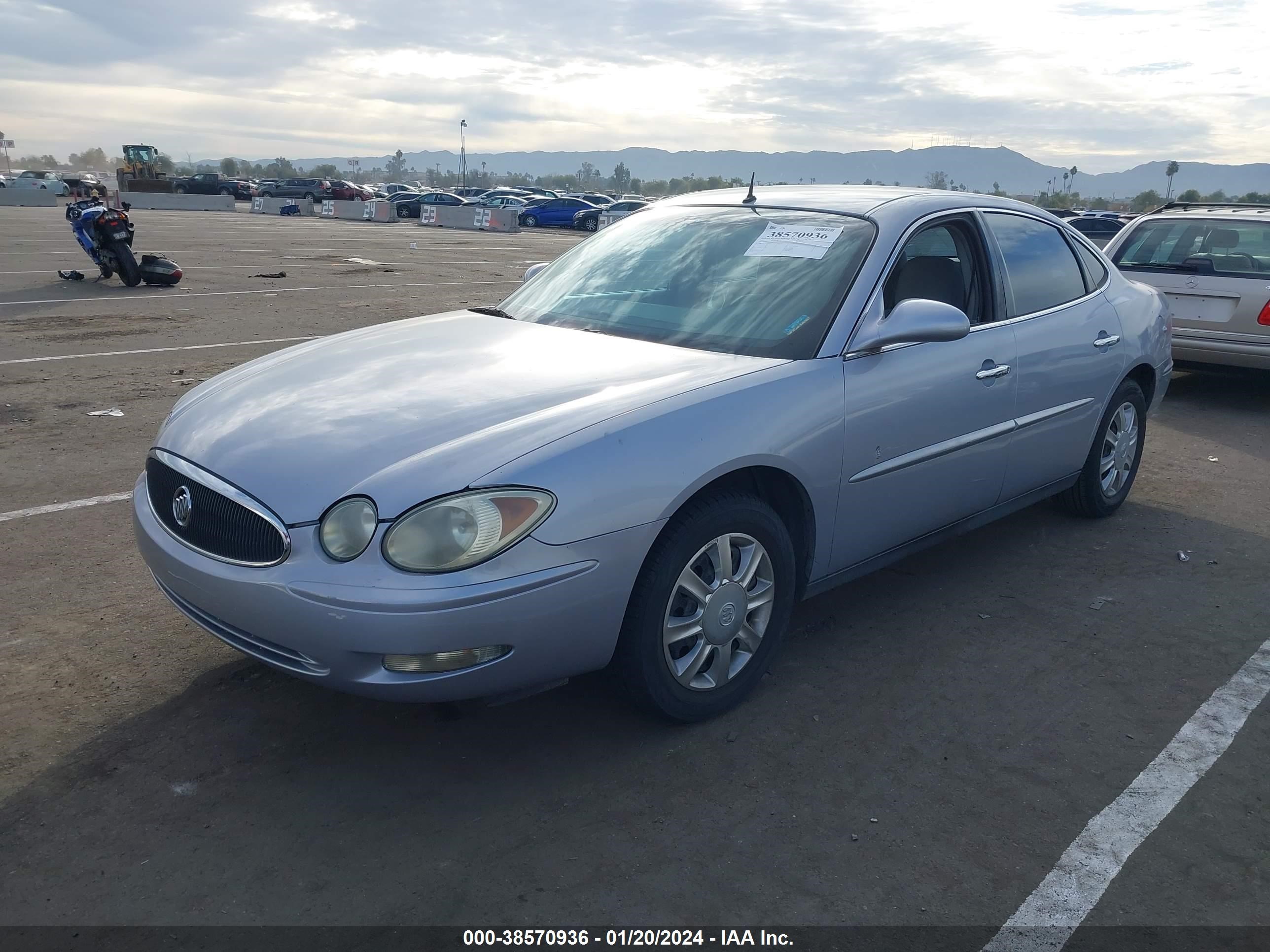 Photo 1 VIN: 2G4WC532051251751 - BUICK LACROSSE 