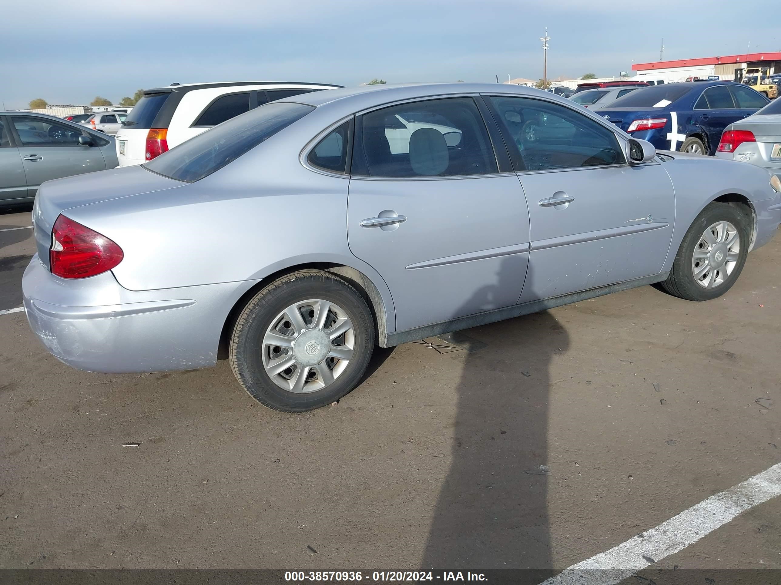 Photo 3 VIN: 2G4WC532051251751 - BUICK LACROSSE 