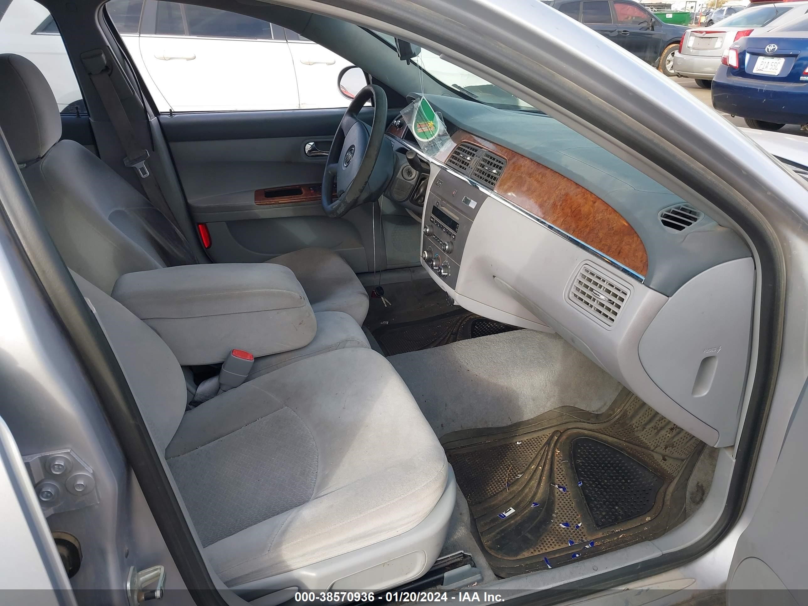 Photo 4 VIN: 2G4WC532051251751 - BUICK LACROSSE 