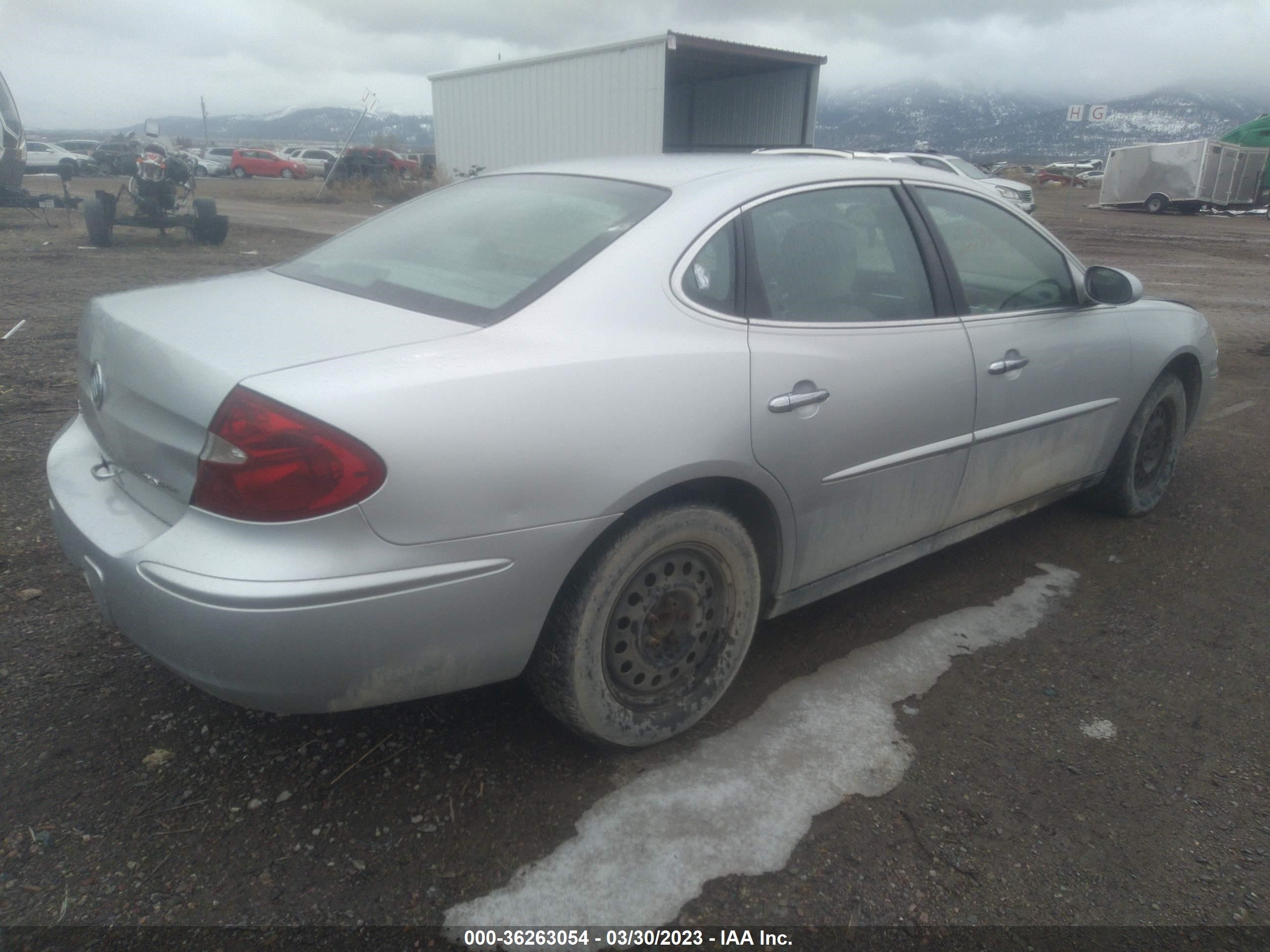 Photo 3 VIN: 2G4WC532051329803 - BUICK LACROSSE 