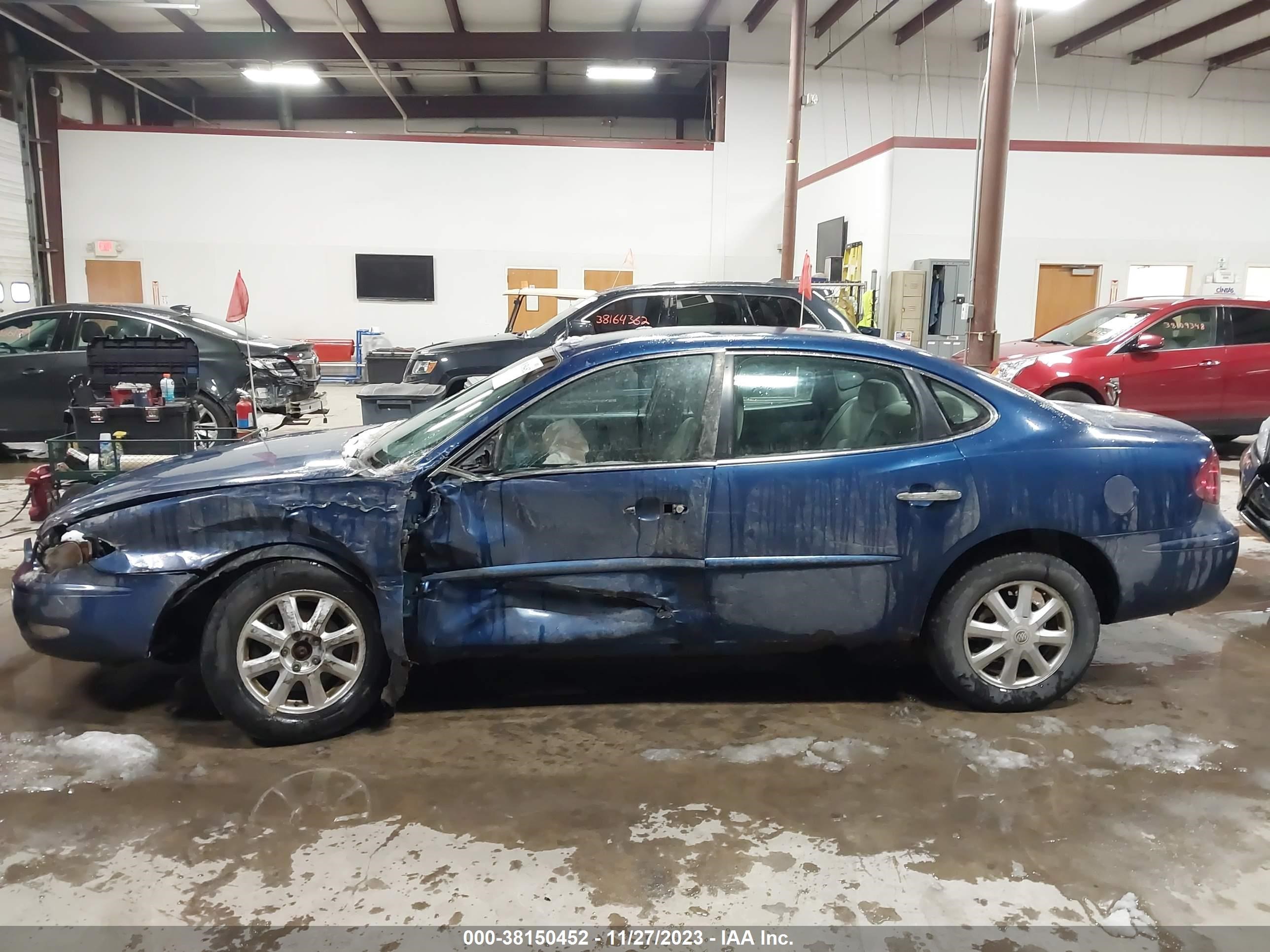 Photo 13 VIN: 2G4WC532251313568 - BUICK LACROSSE 