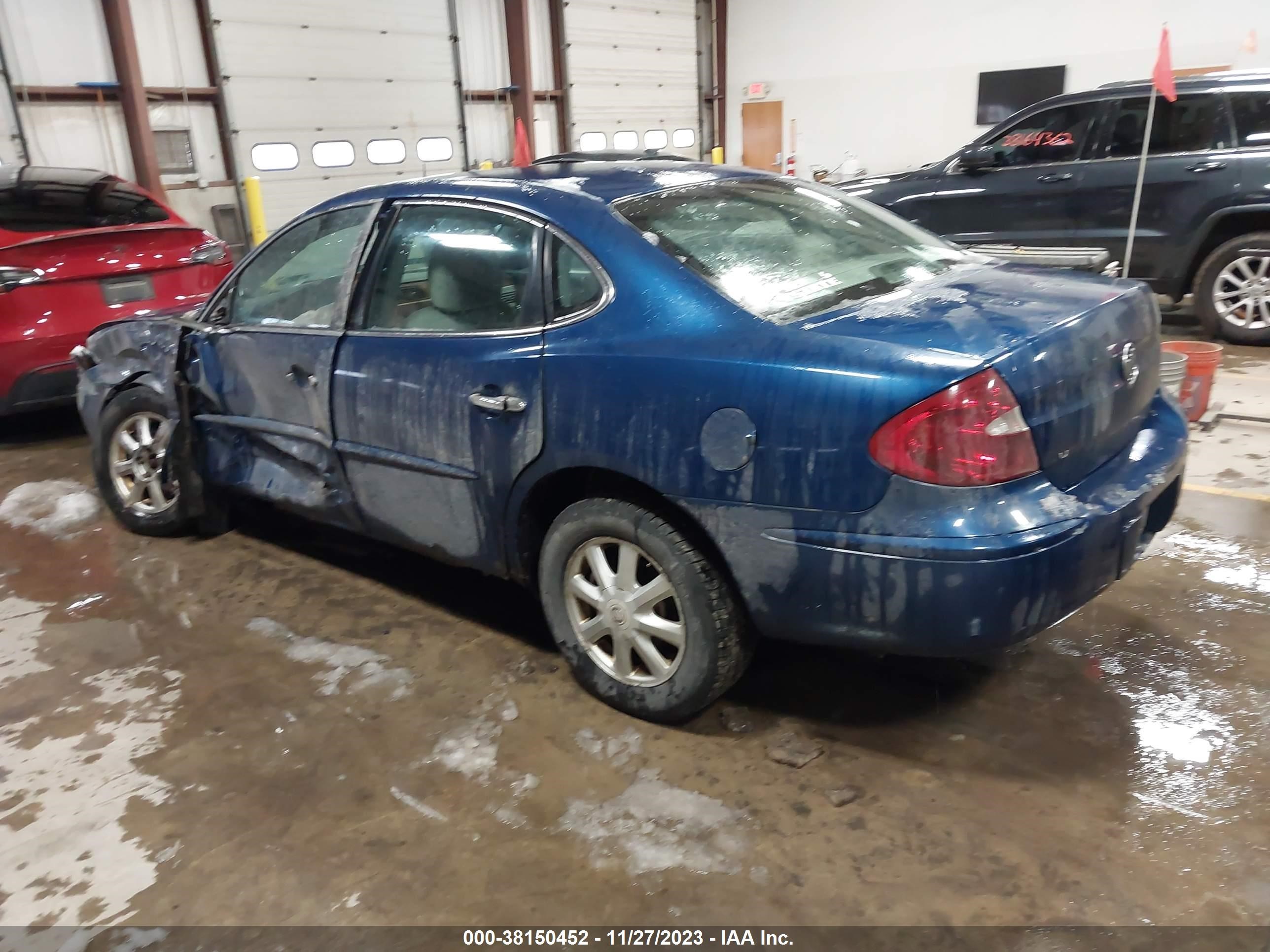 Photo 2 VIN: 2G4WC532251313568 - BUICK LACROSSE 