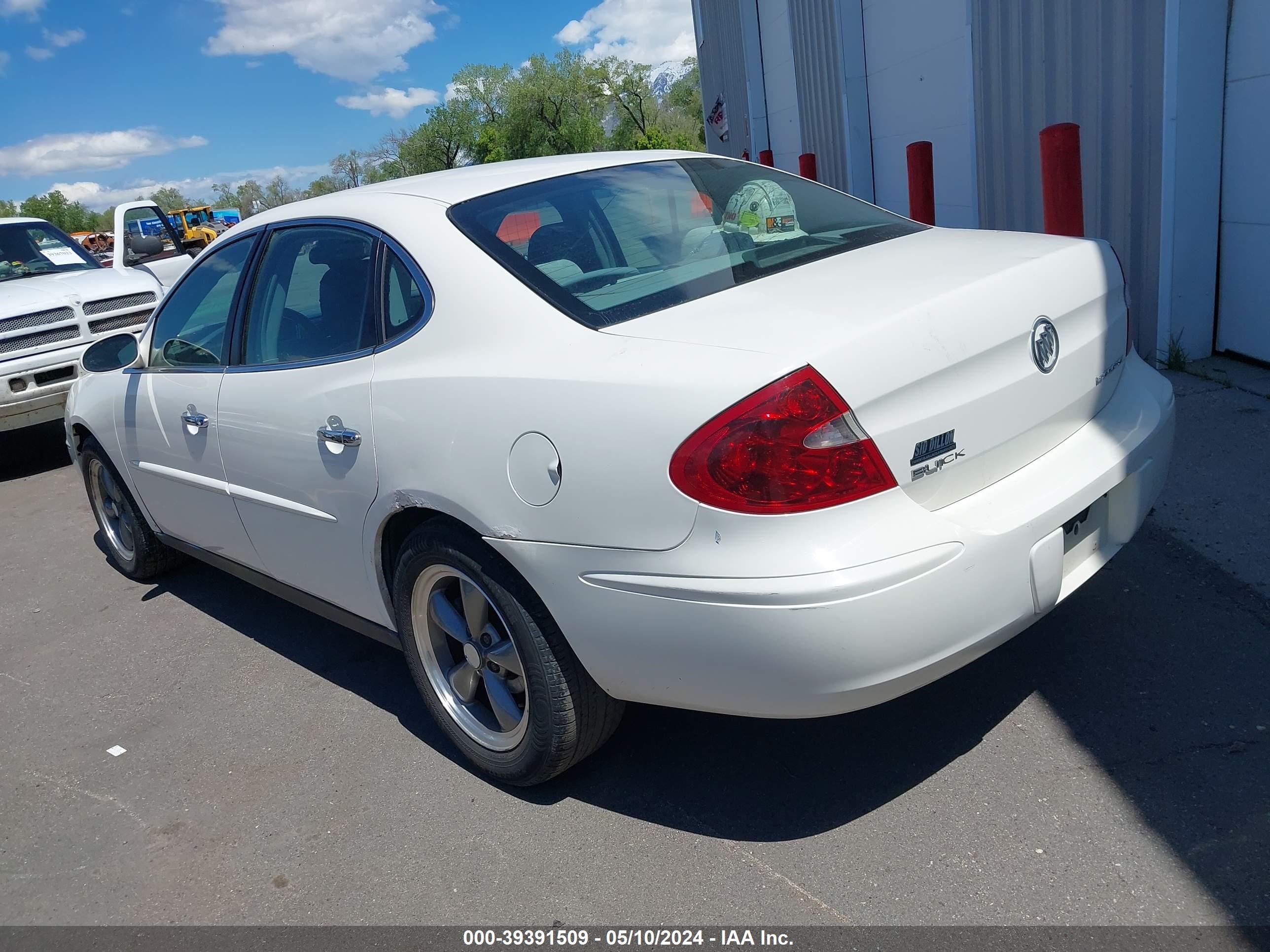 Photo 2 VIN: 2G4WC532351237648 - BUICK LACROSSE 