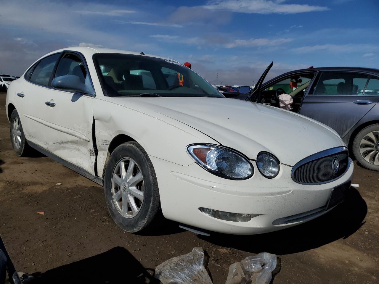 Photo 3 VIN: 2G4WC532351355201 - BUICK LACROSSE 