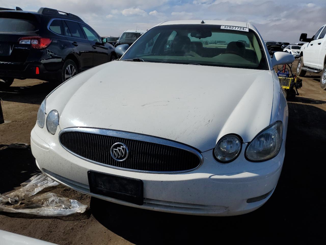 Photo 4 VIN: 2G4WC532351355201 - BUICK LACROSSE 